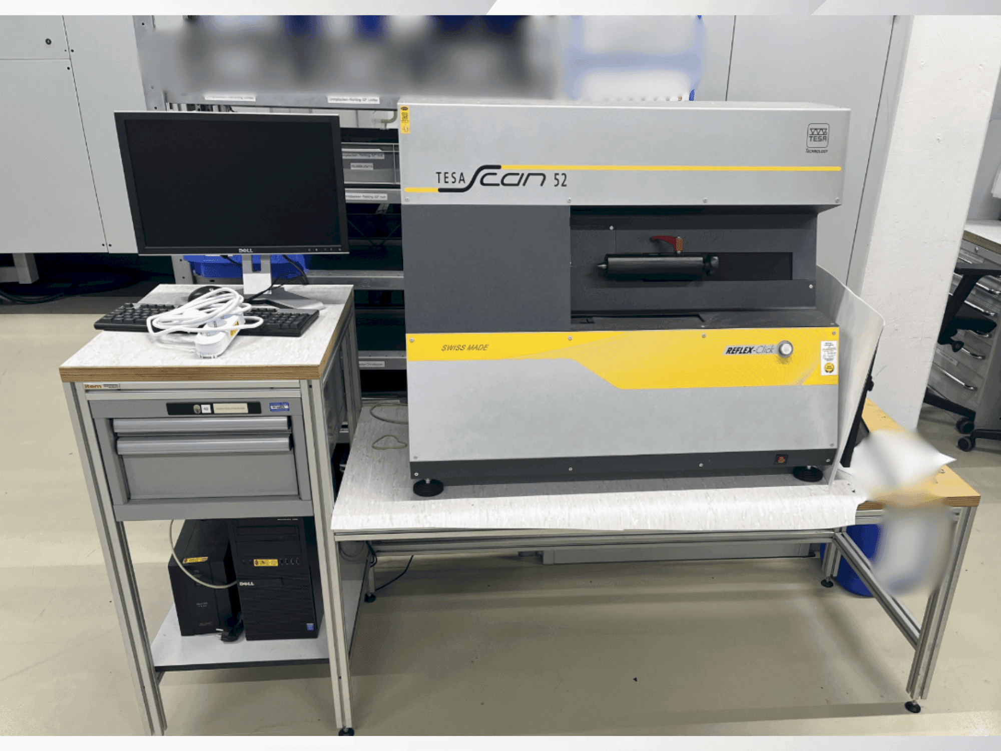 Frontansicht der TESA Scan 52 Maschine