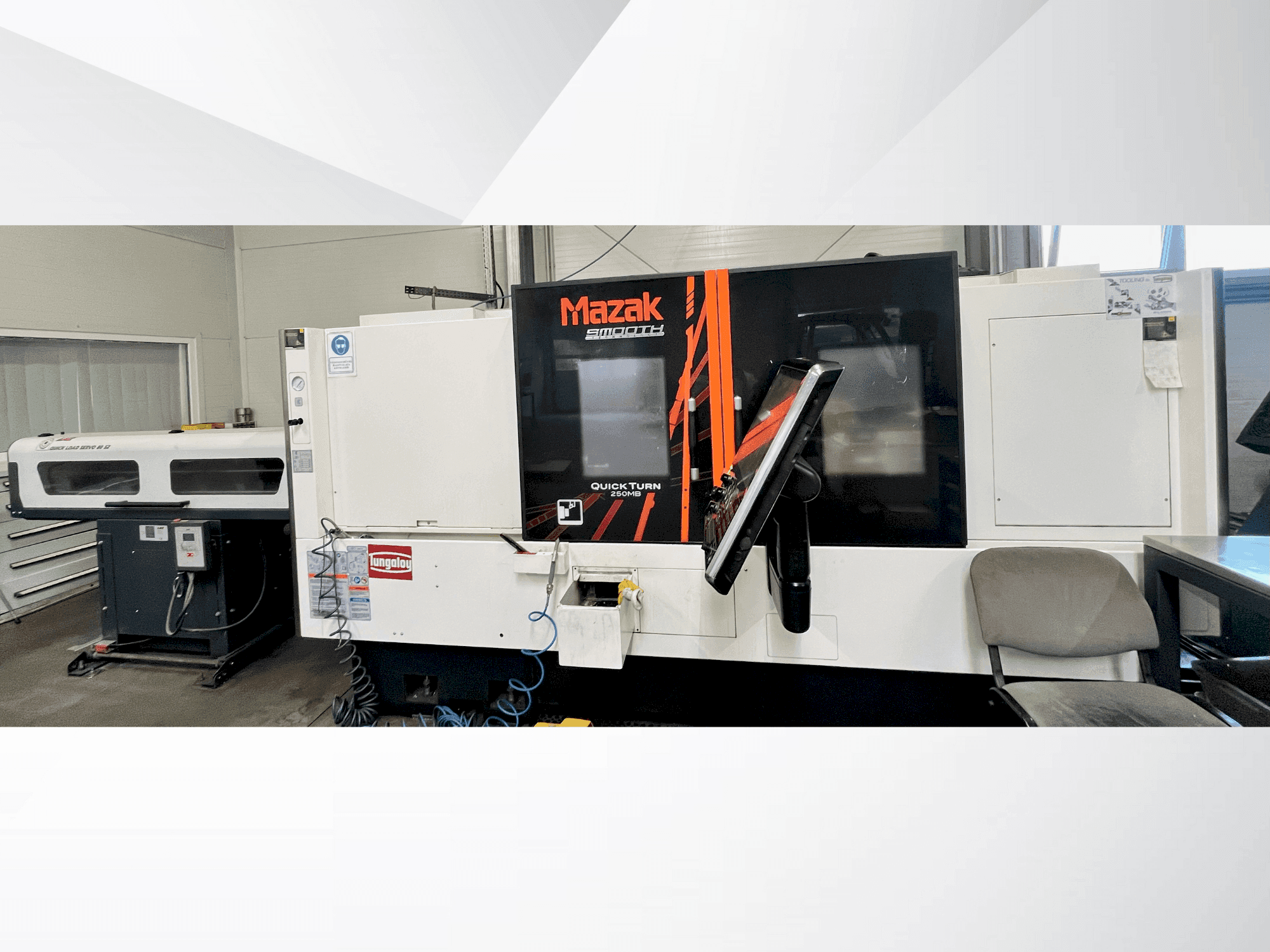 Frontansicht der Mazak Quick Turn 250MB Maschine