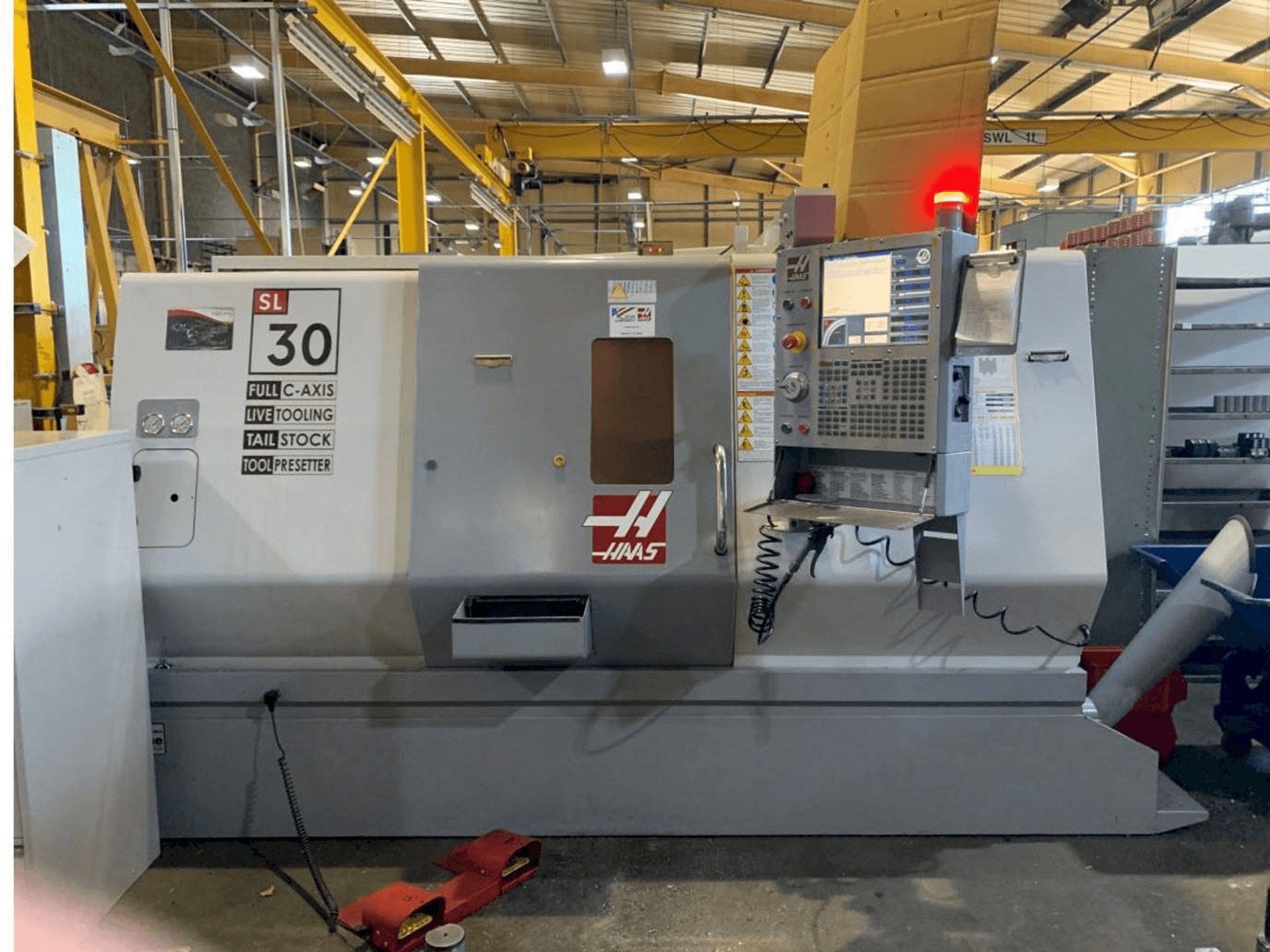Frontansicht der HAAS SL30 TCE Maschine