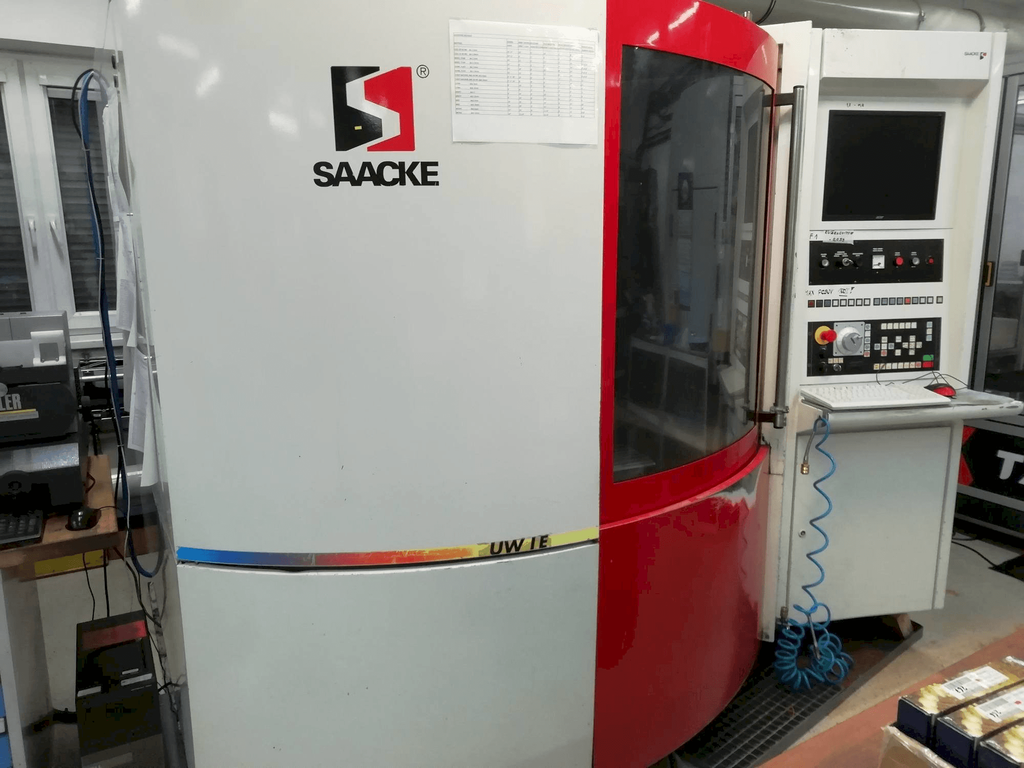 Frontansicht der SAACKE UWIE 208485 Maschine