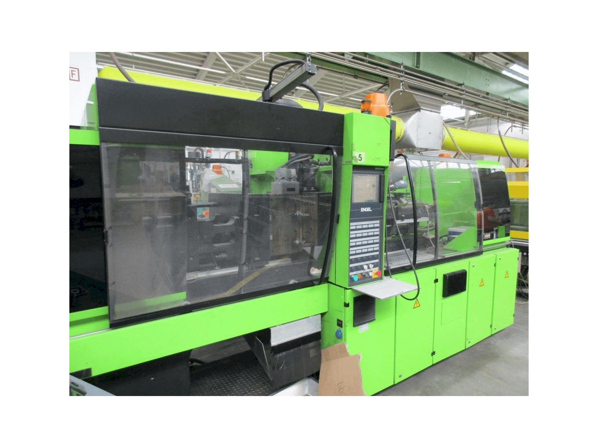 Frontansicht der ENGEL Victory 500-110 Tech Maschine