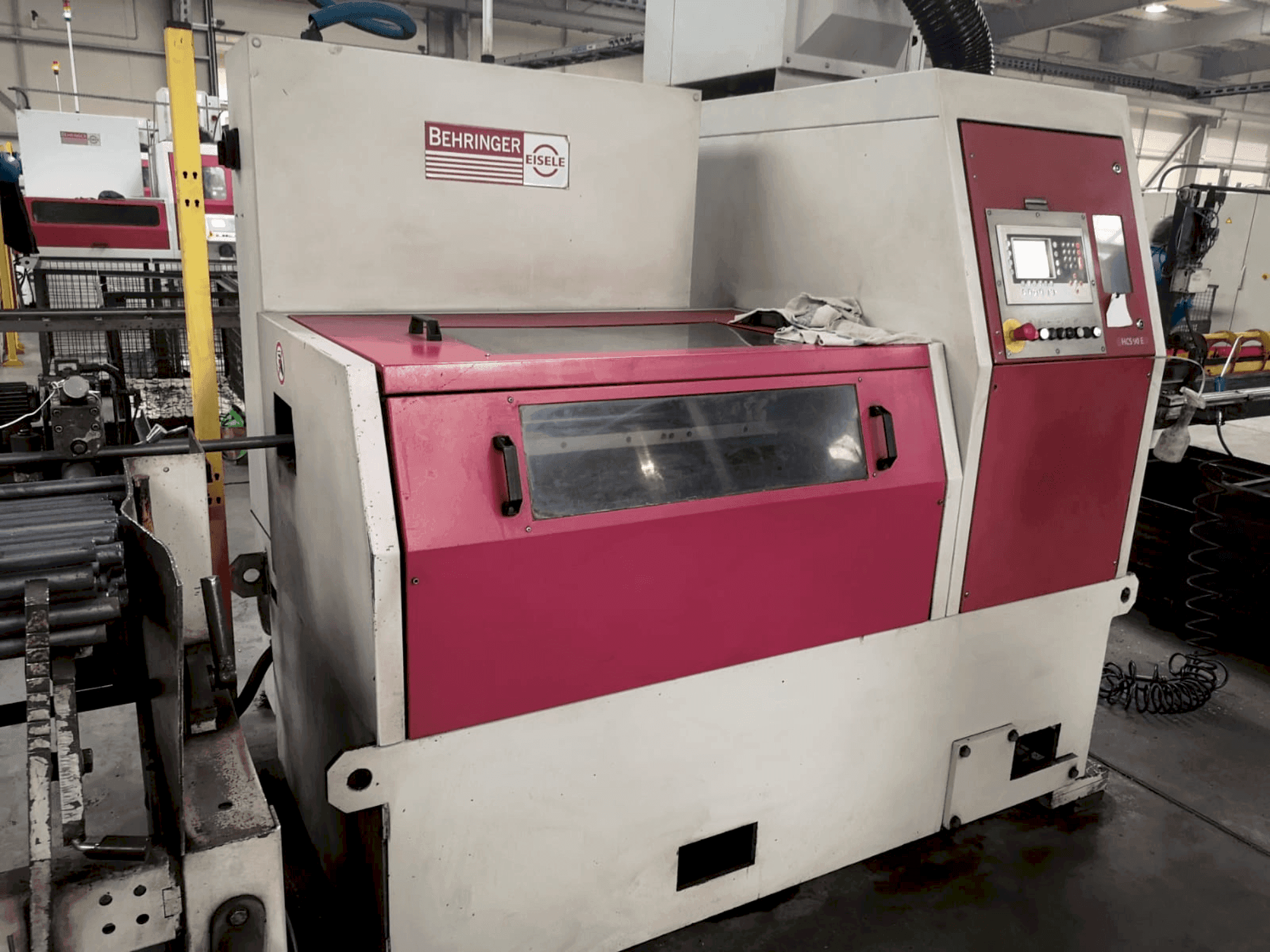 Frontansicht der Behringer EISELE HCS-90E Maschine