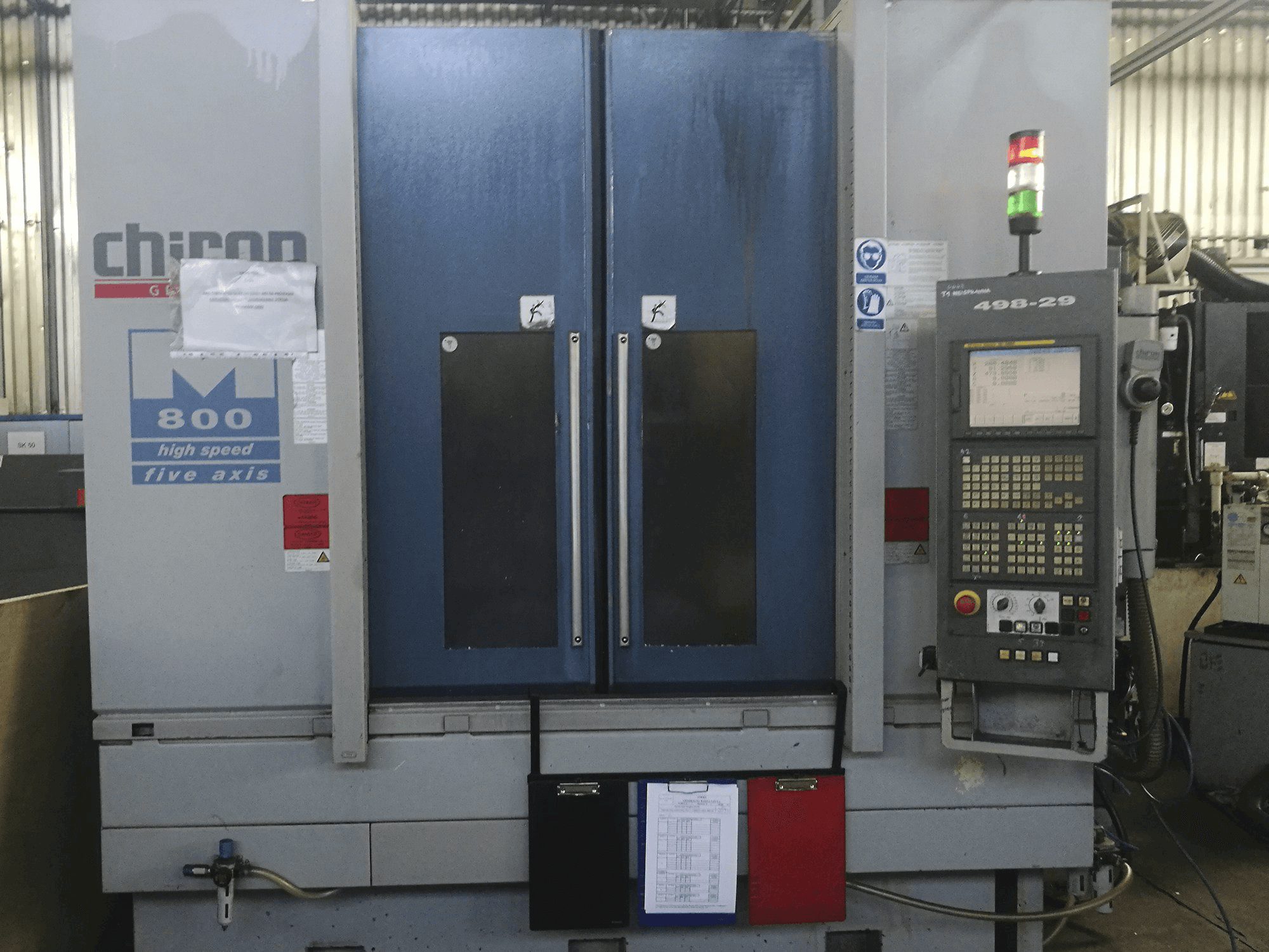 Frontansicht der CHIRON MILL 800 Maschine