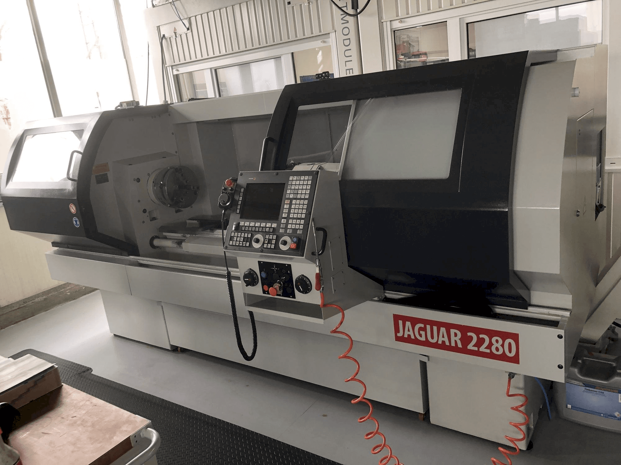 Frontansicht der JESSEY AGUAR 2280 Maschine