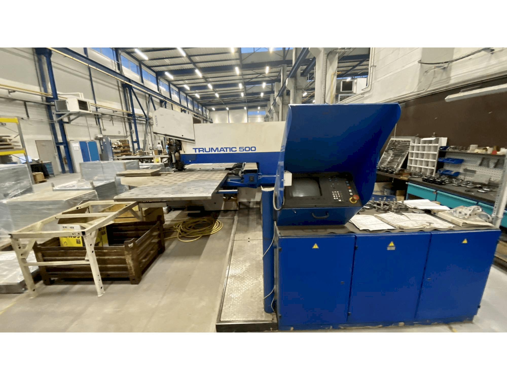 Frontansicht der Trumpf Trumatic 500R Maschine