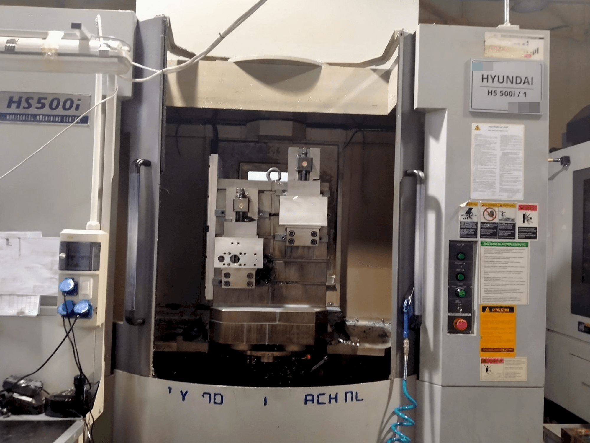 Frontansicht der Hyundai Kia HS500i Maschine