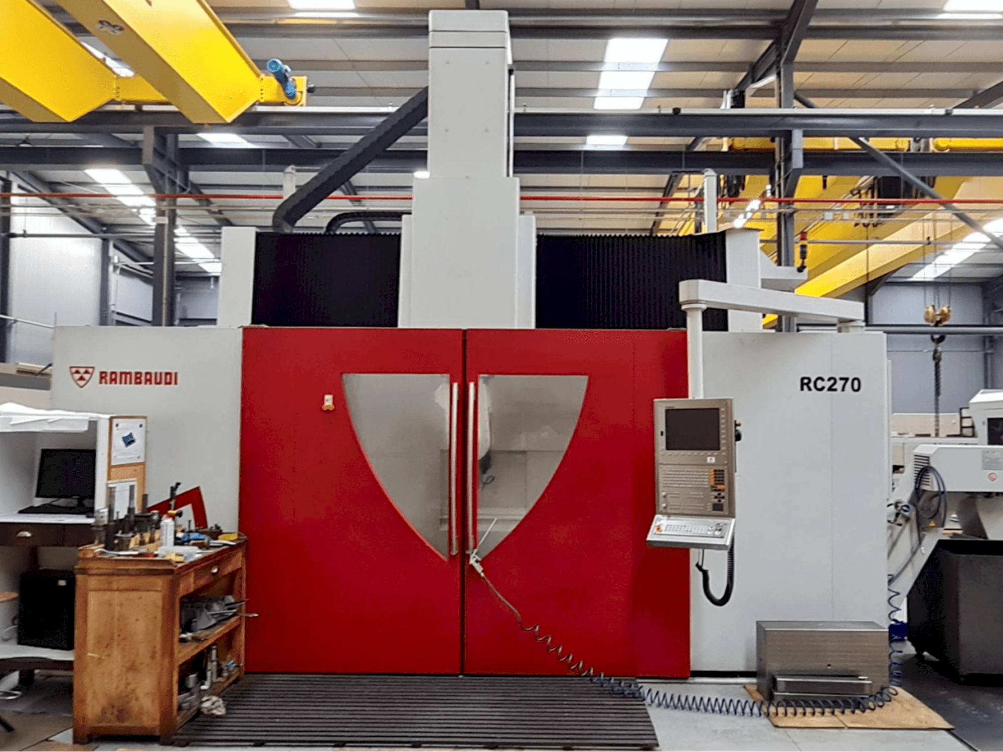 Frontansicht der Rambaudi RC 270 Maschine