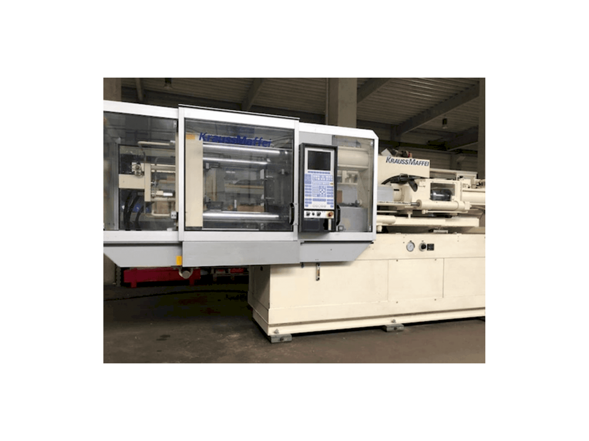 Frontansicht der Krauss Maffei 150-700 C2 Maschine