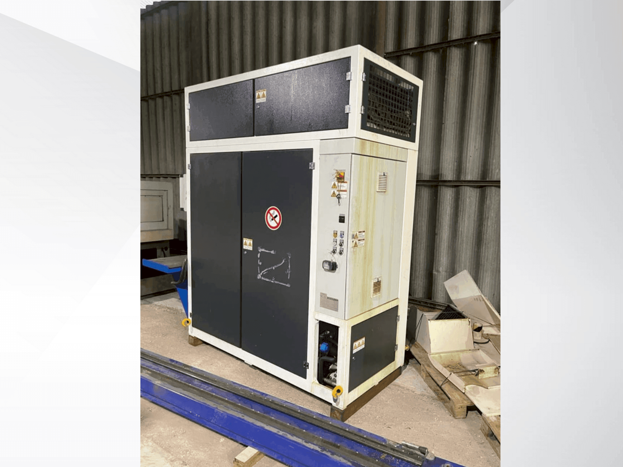 Frontansicht der DÜRR Ecoclean Minio 85c (2019) Maschine