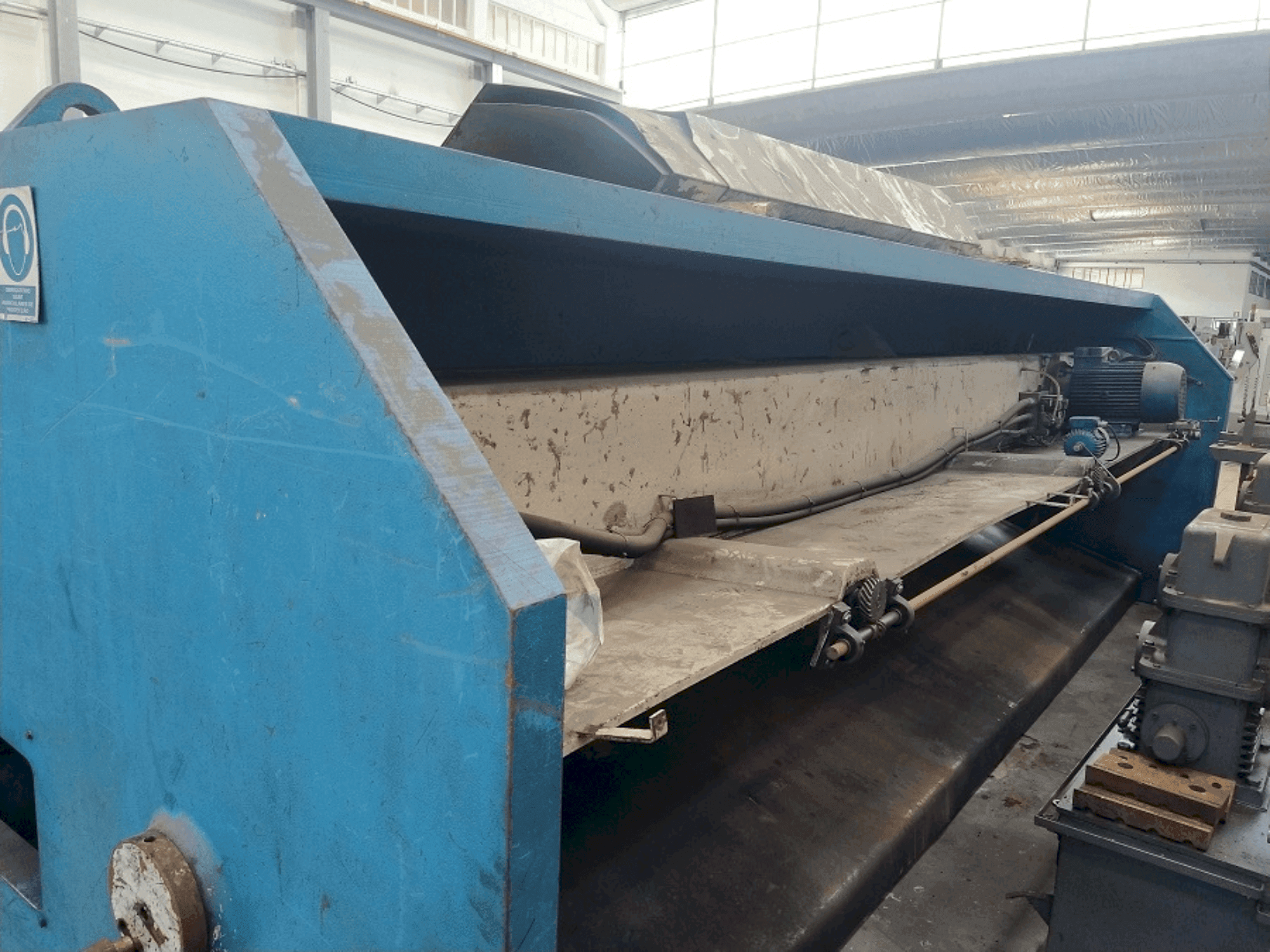 Frontansicht der JORDI CH 6100 - 10 Maschine