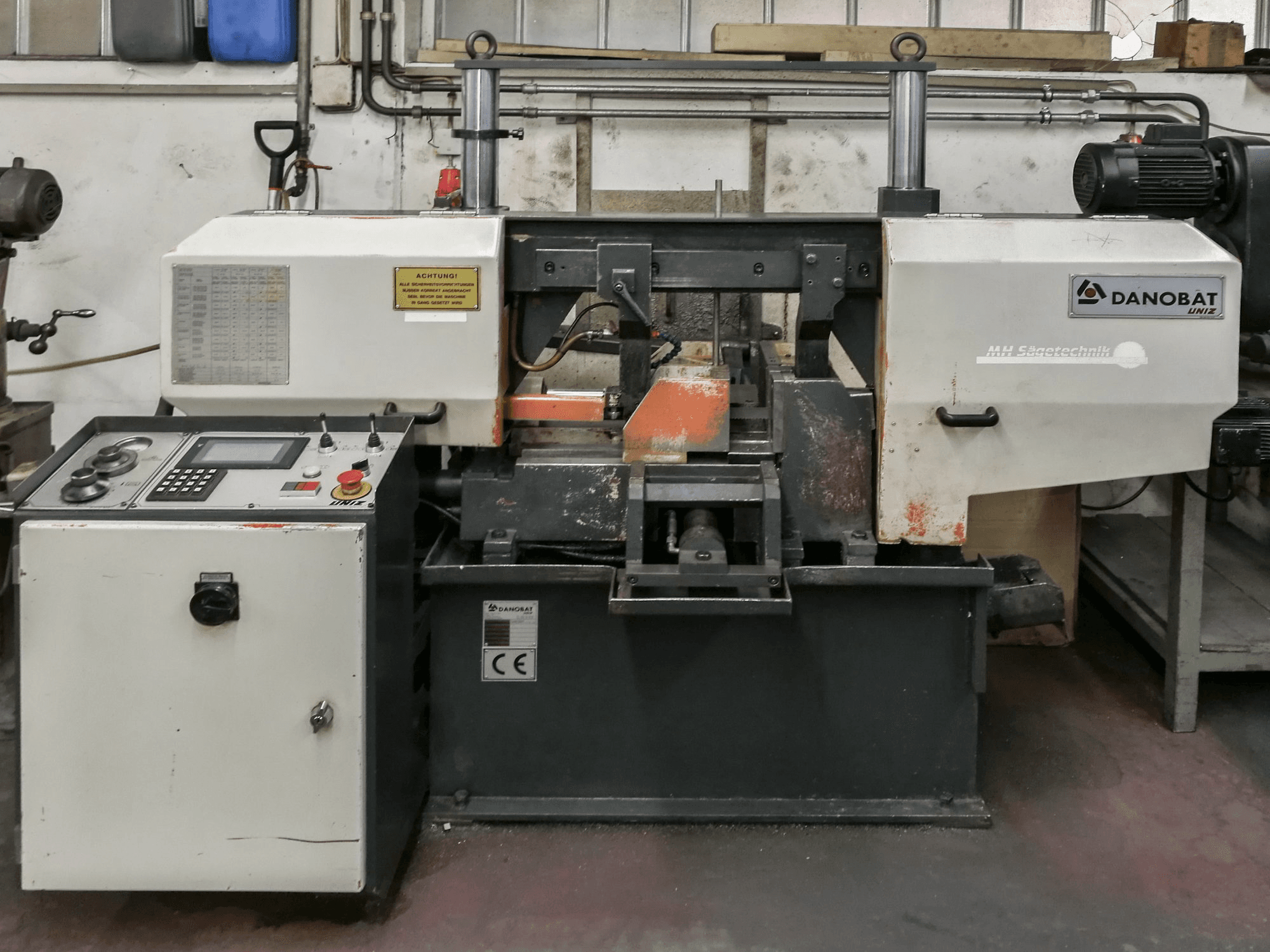 Frontansicht der DANOBAT CR-260A Maschine
