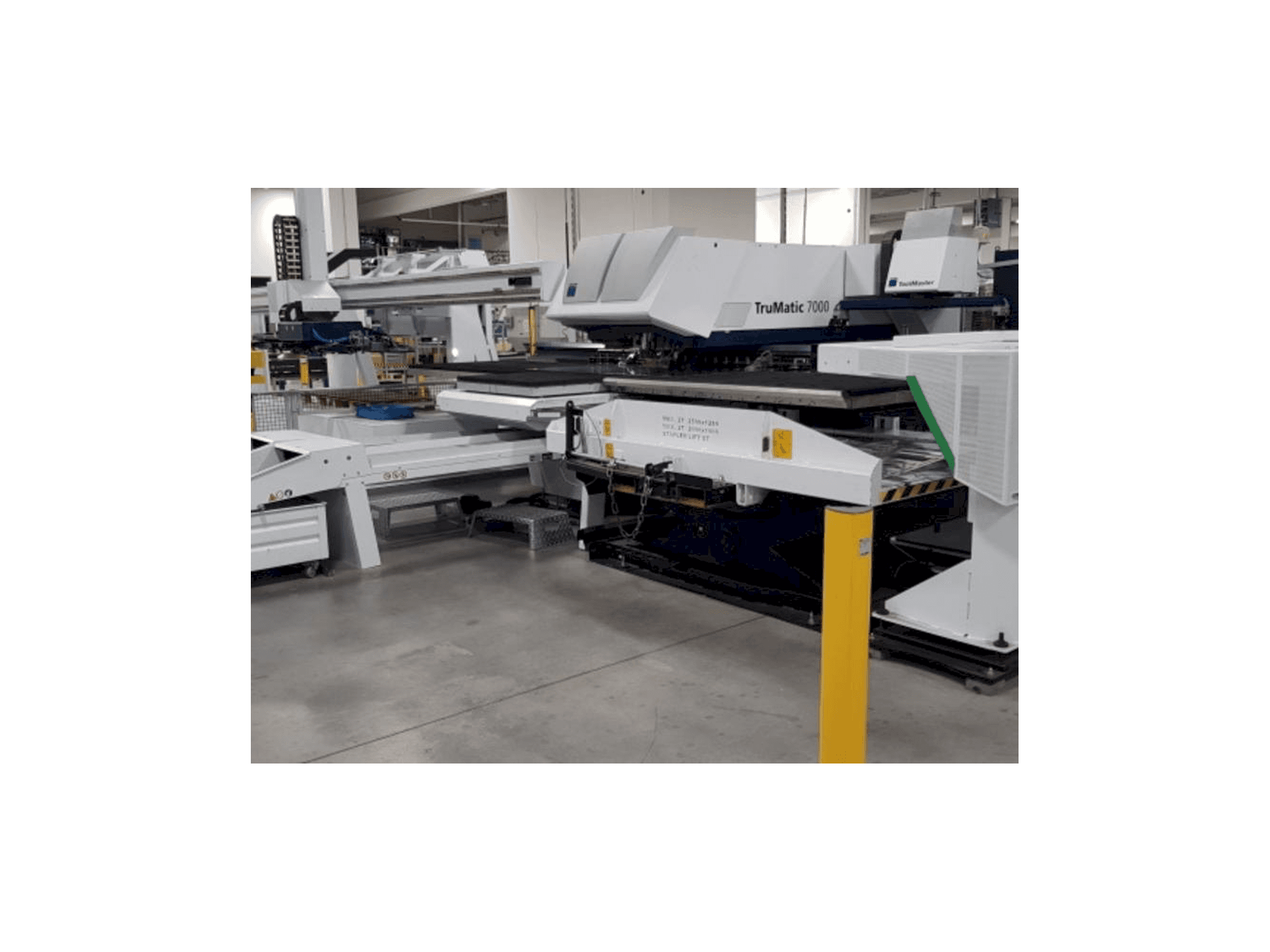 Frontansicht der Trumpf Trumatic 7000 Maschine