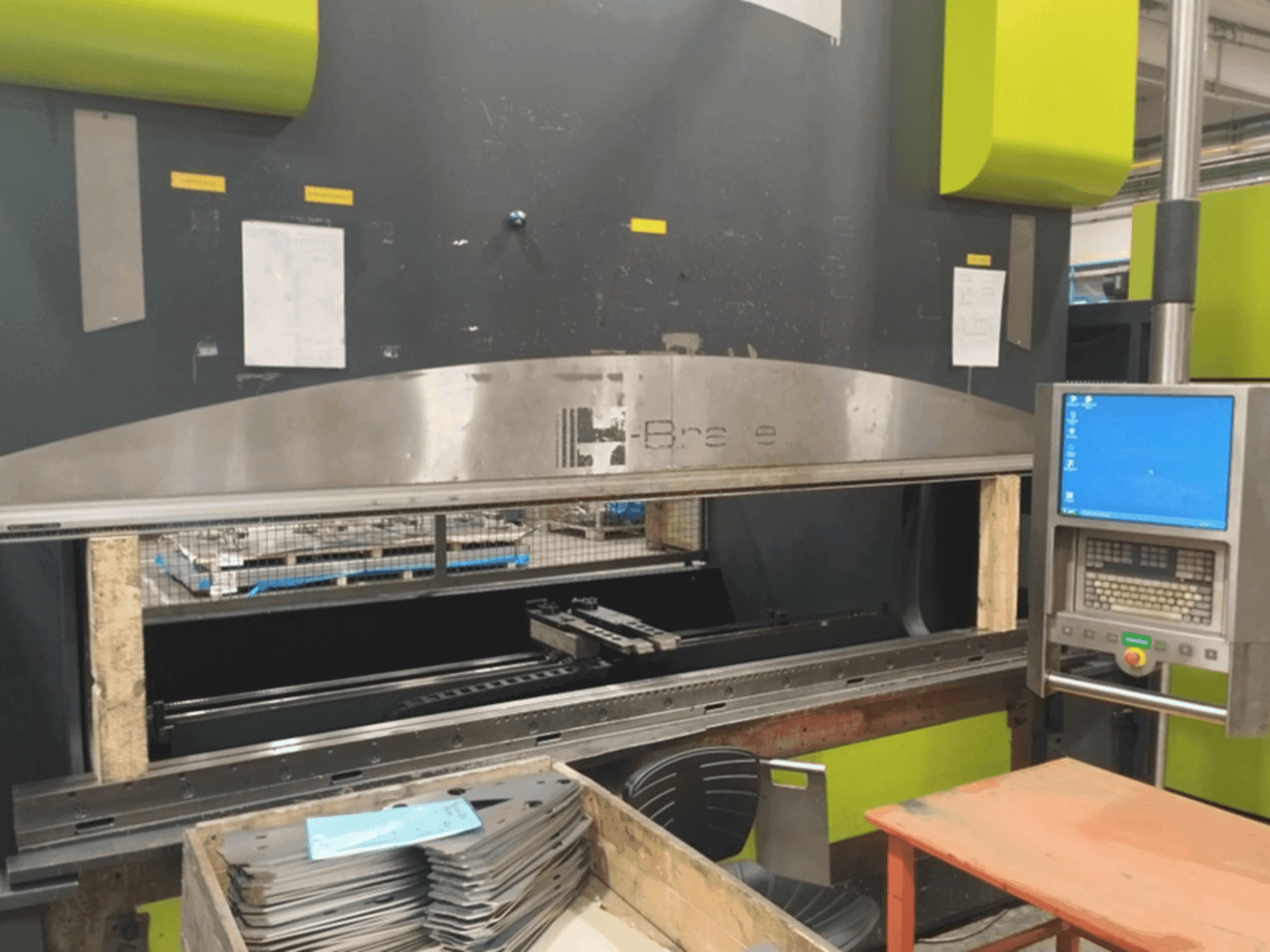 Frontansicht der Safan SAFAN H-BRAKE 240-3100 Maschine