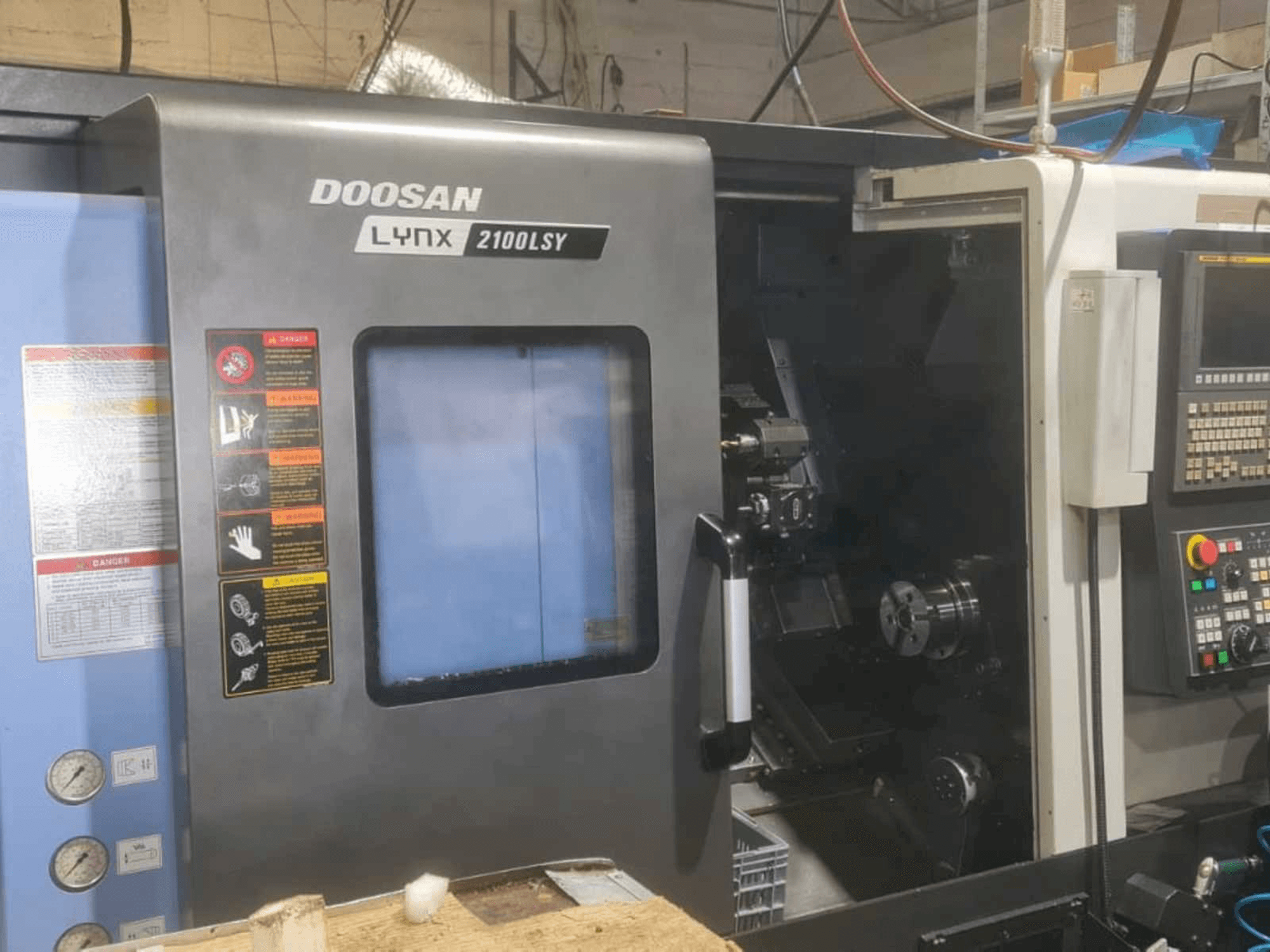 Frontansicht der Doosan Lynx series Maschine