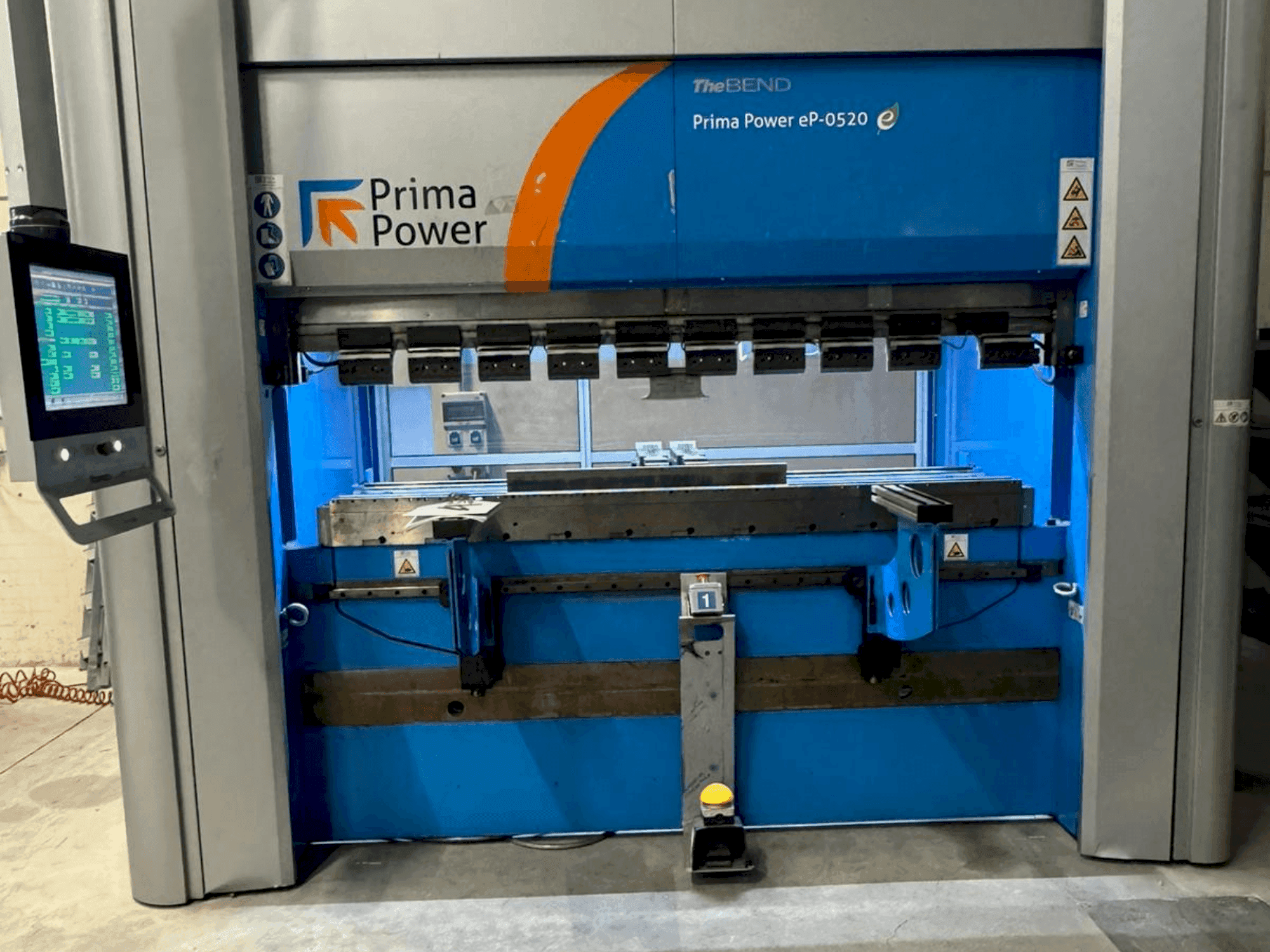 Frontansicht der Prima Power eP-0520 Maschine