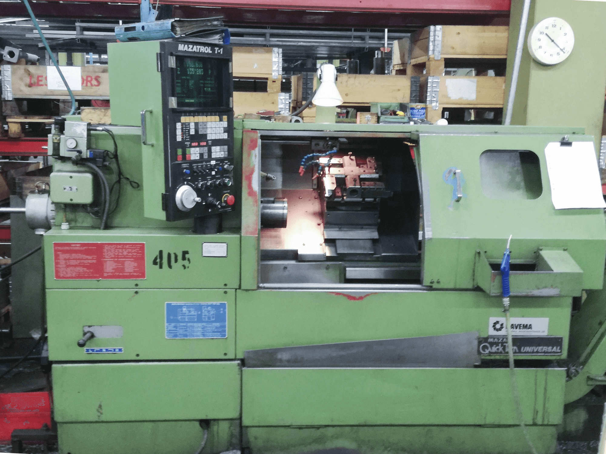 Frontansicht der Mazak Quick Turn 10 Universal Maschine