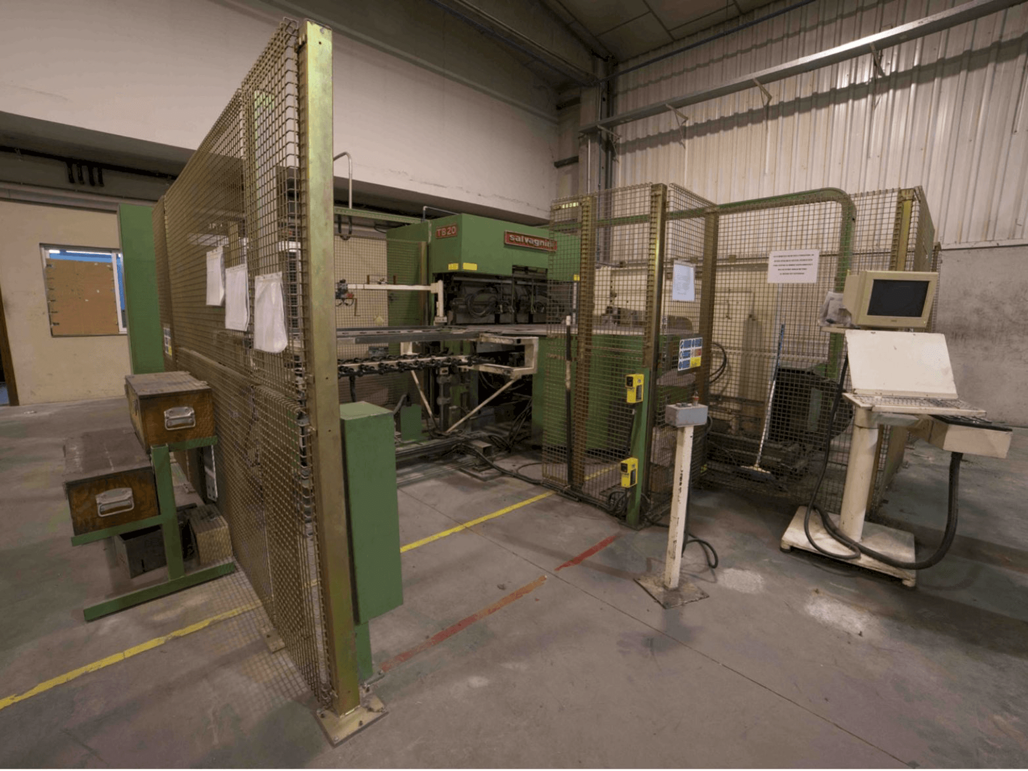 Frontansicht der Salvagnini TB20 Maschine