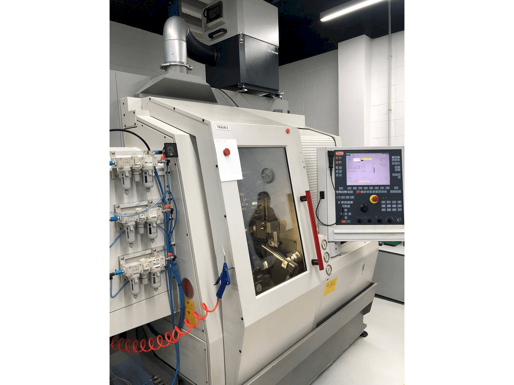 Linke Seitenansicht der TRAUB TNL 18 Maschine