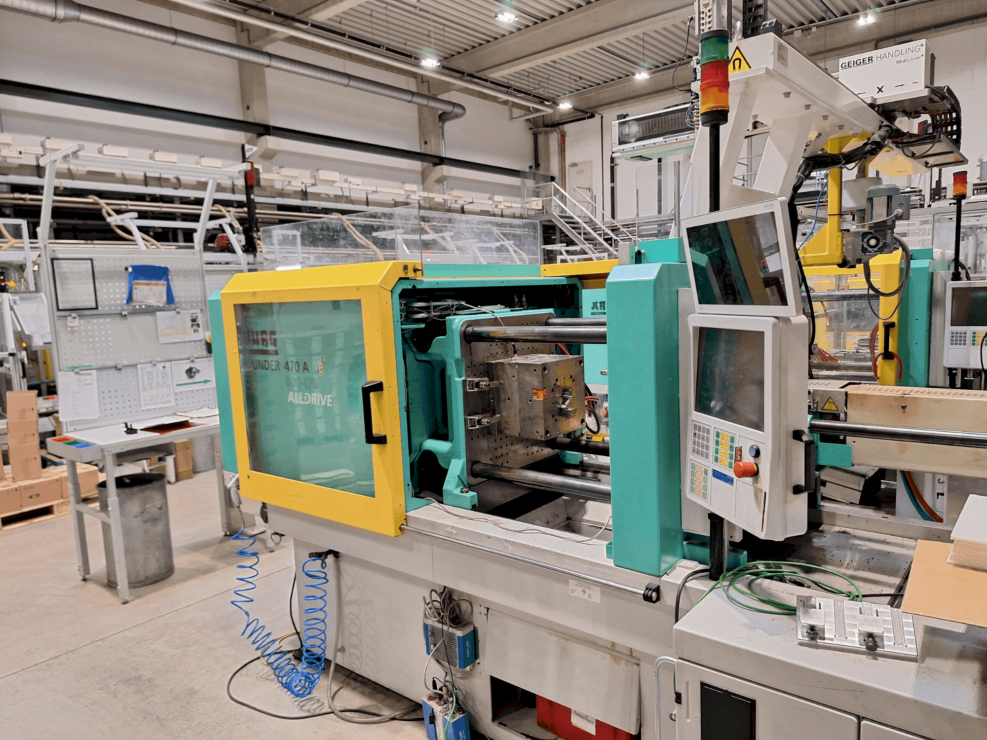 Frontansicht der Arburg 470 A 800-170 Maschine