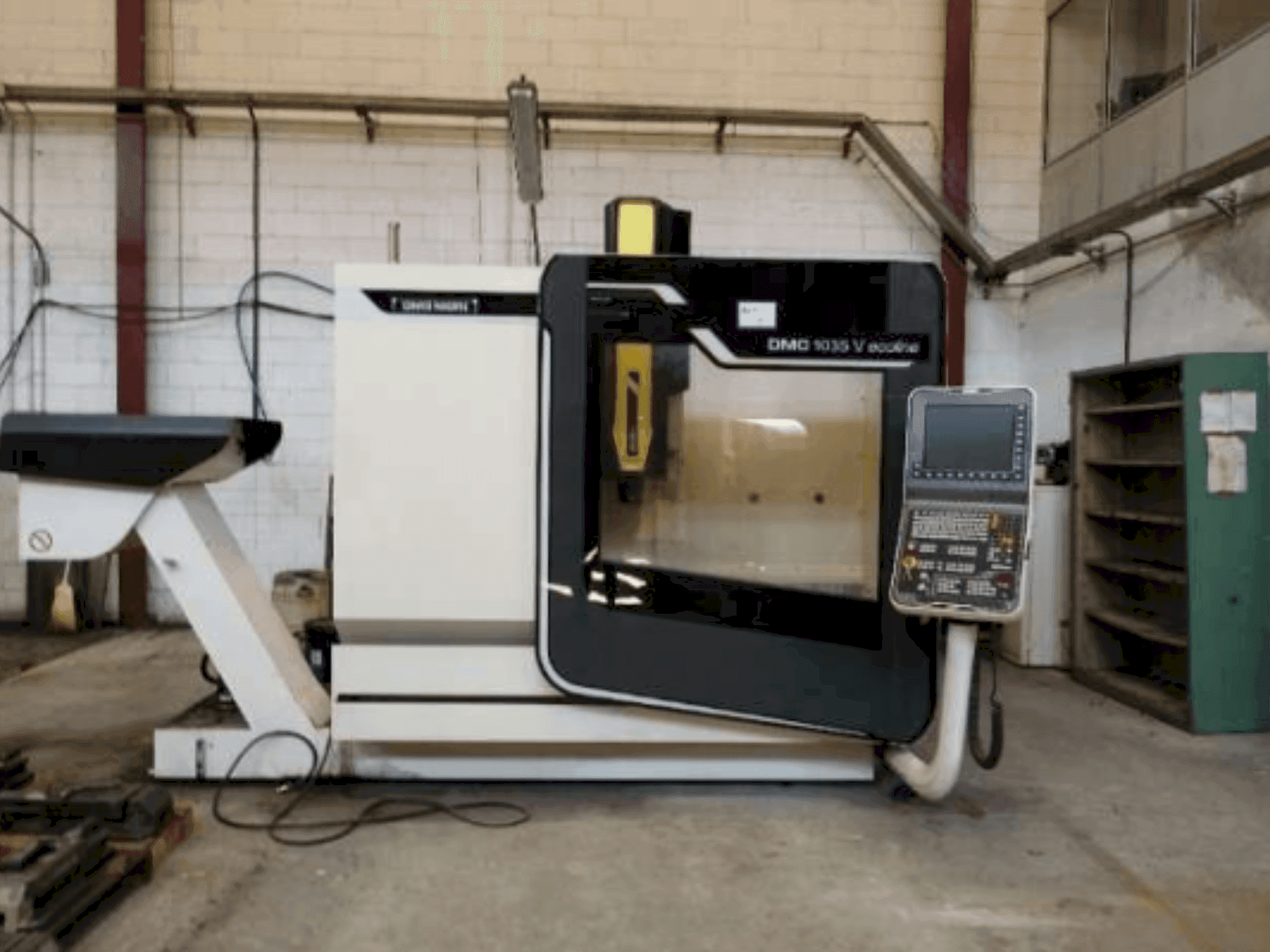 Frontansicht der DMG MORI DMC 1035 V Ecoline Maschine