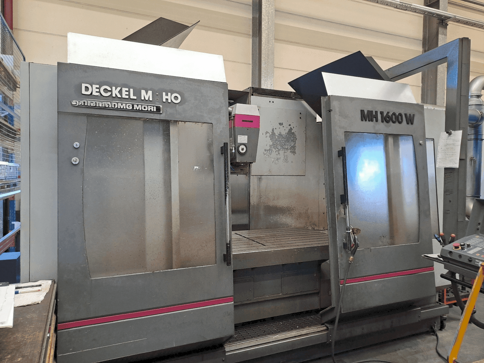 Frontansicht der DECKEL MAHO MH 1600 W Maschine