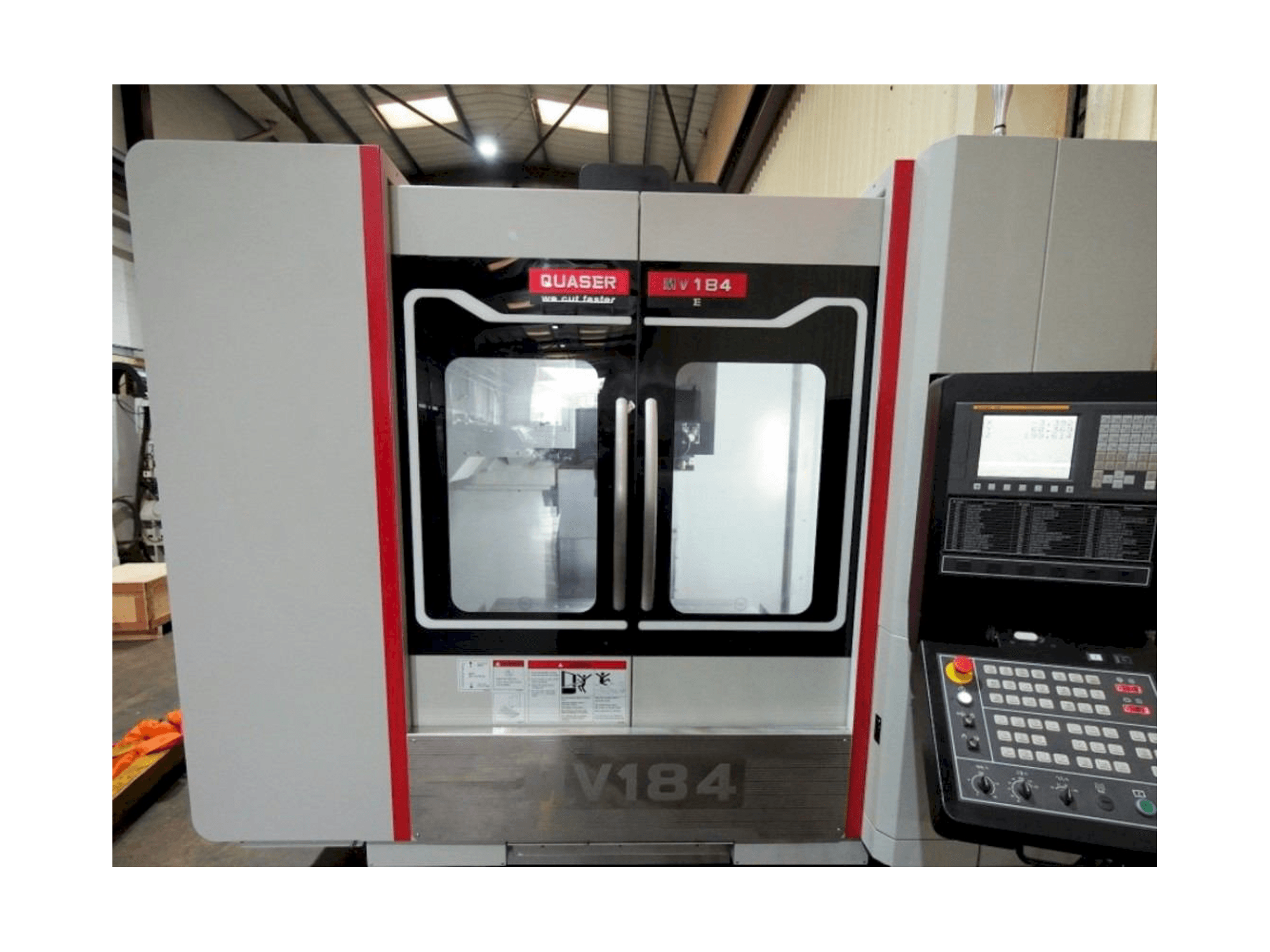 Frontansicht der Quaser MV184E Maschine