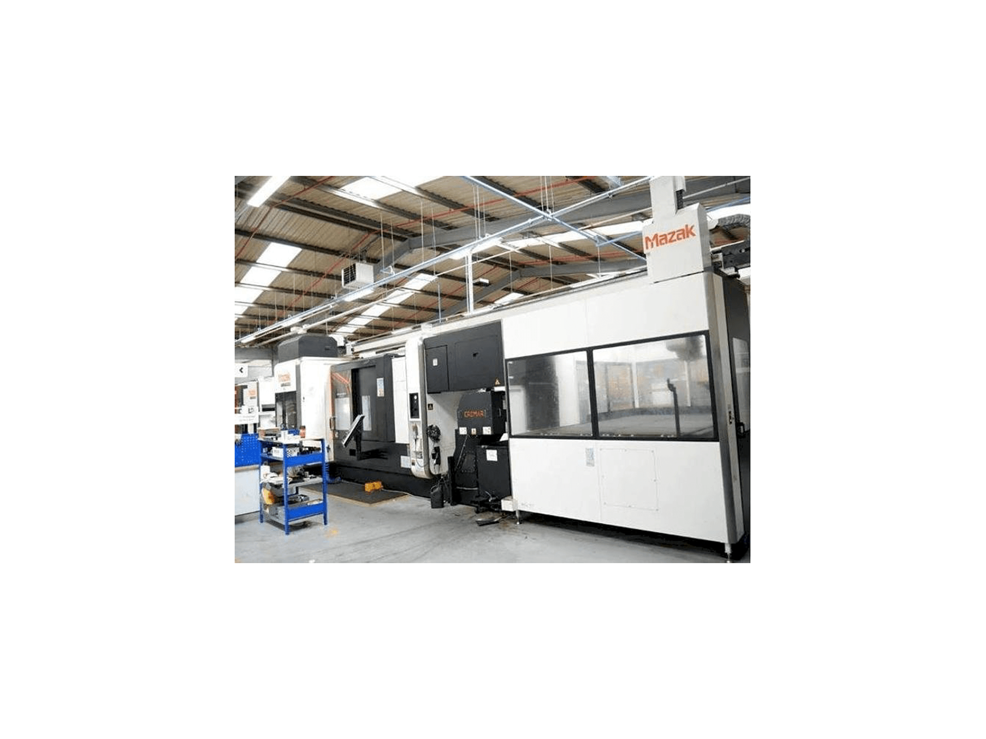 Frontansicht der Mazak INTEGREX i-400 ST Maschine