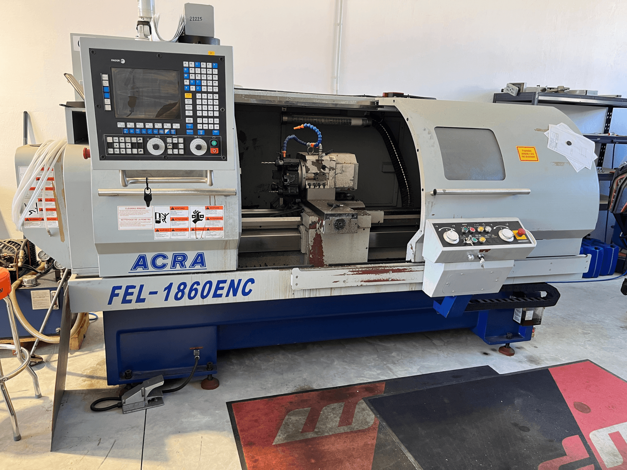 ACRA FEL-1860ENC/B Horizontal-Drehmaschine, Vorderansicht mit Bedienfeld und CNC-Komponenten.