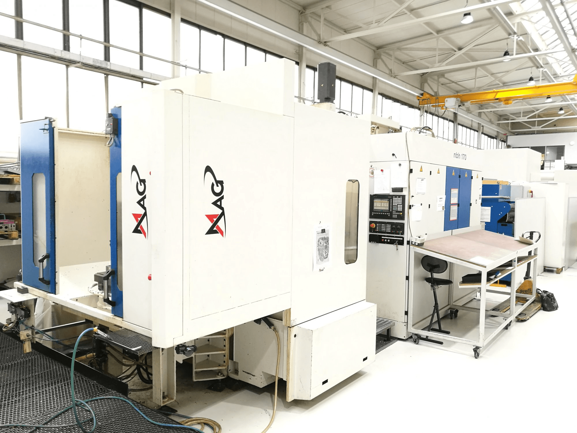 Linke Ansicht der Hueller Hille NBH 170 Maschine