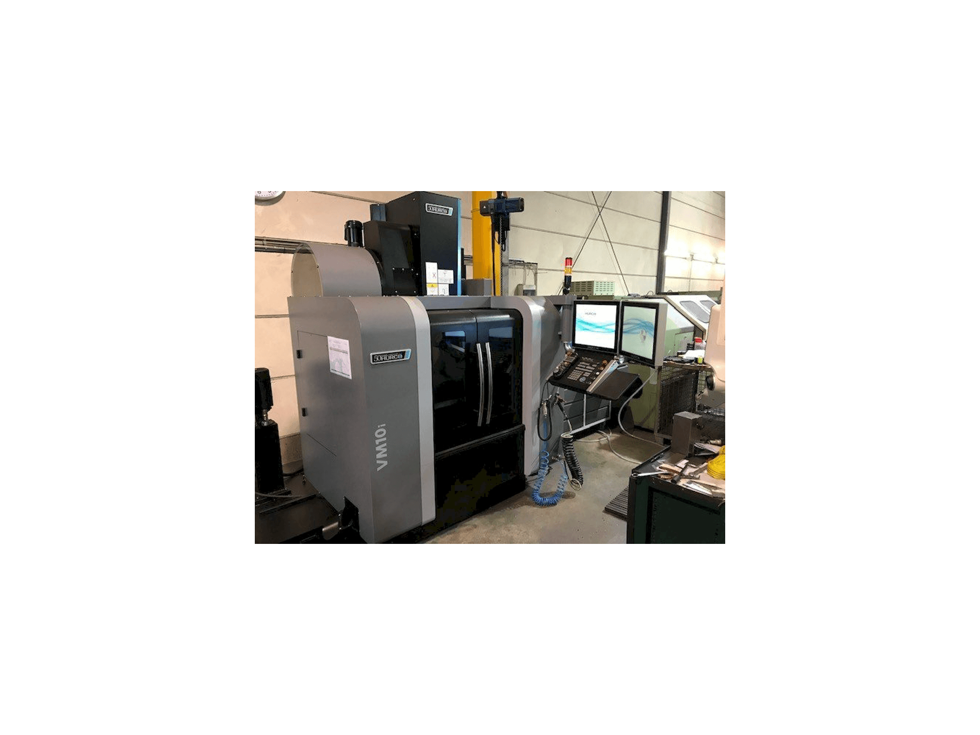 Frontansicht der Hurco VM10i Maschine