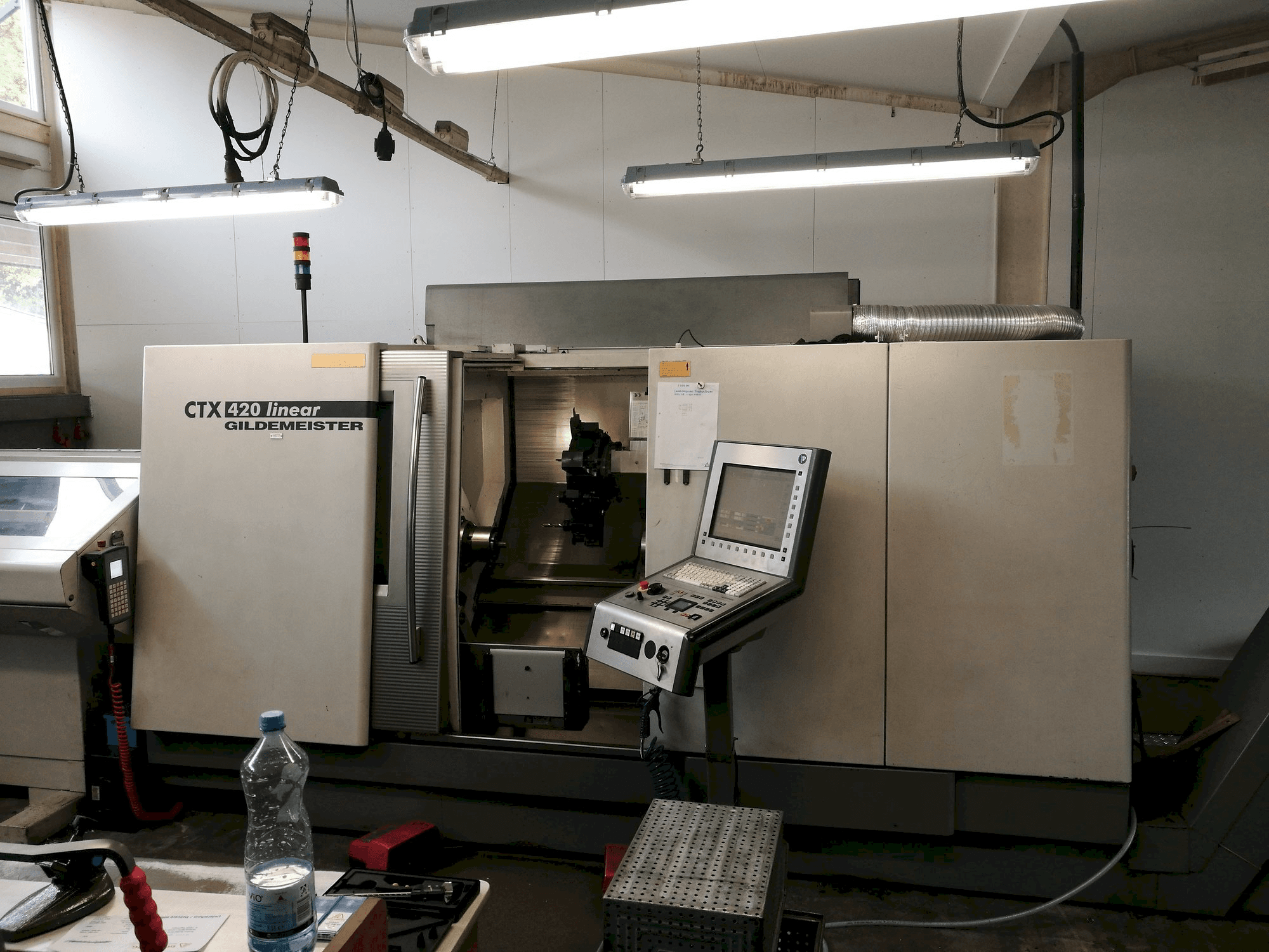 Frontansicht der Gildemeister CTX 420 linear Maschine