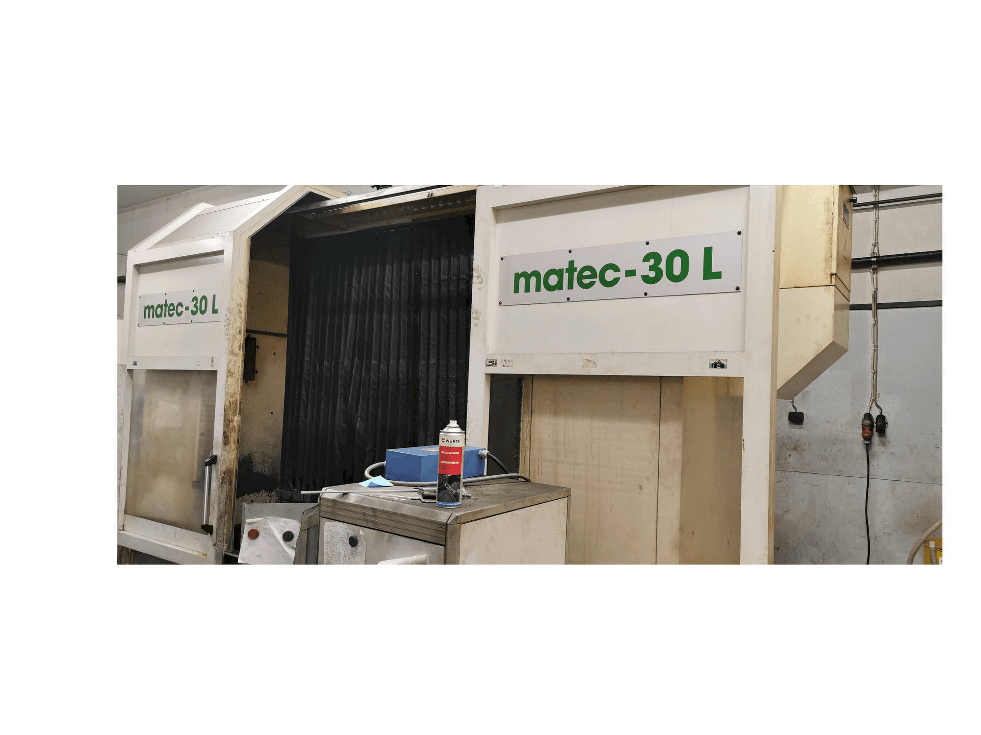 Frontansicht der Matec 30 L Maschine