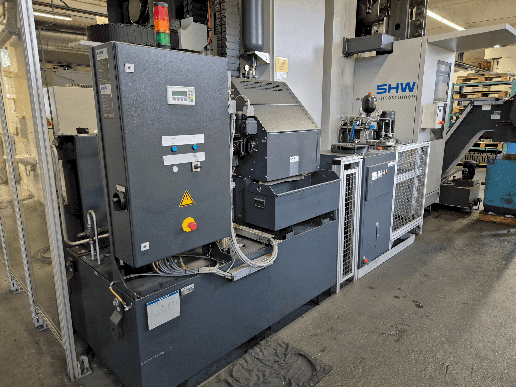 Frontansicht der SHW Unispeed 5 Maschine
