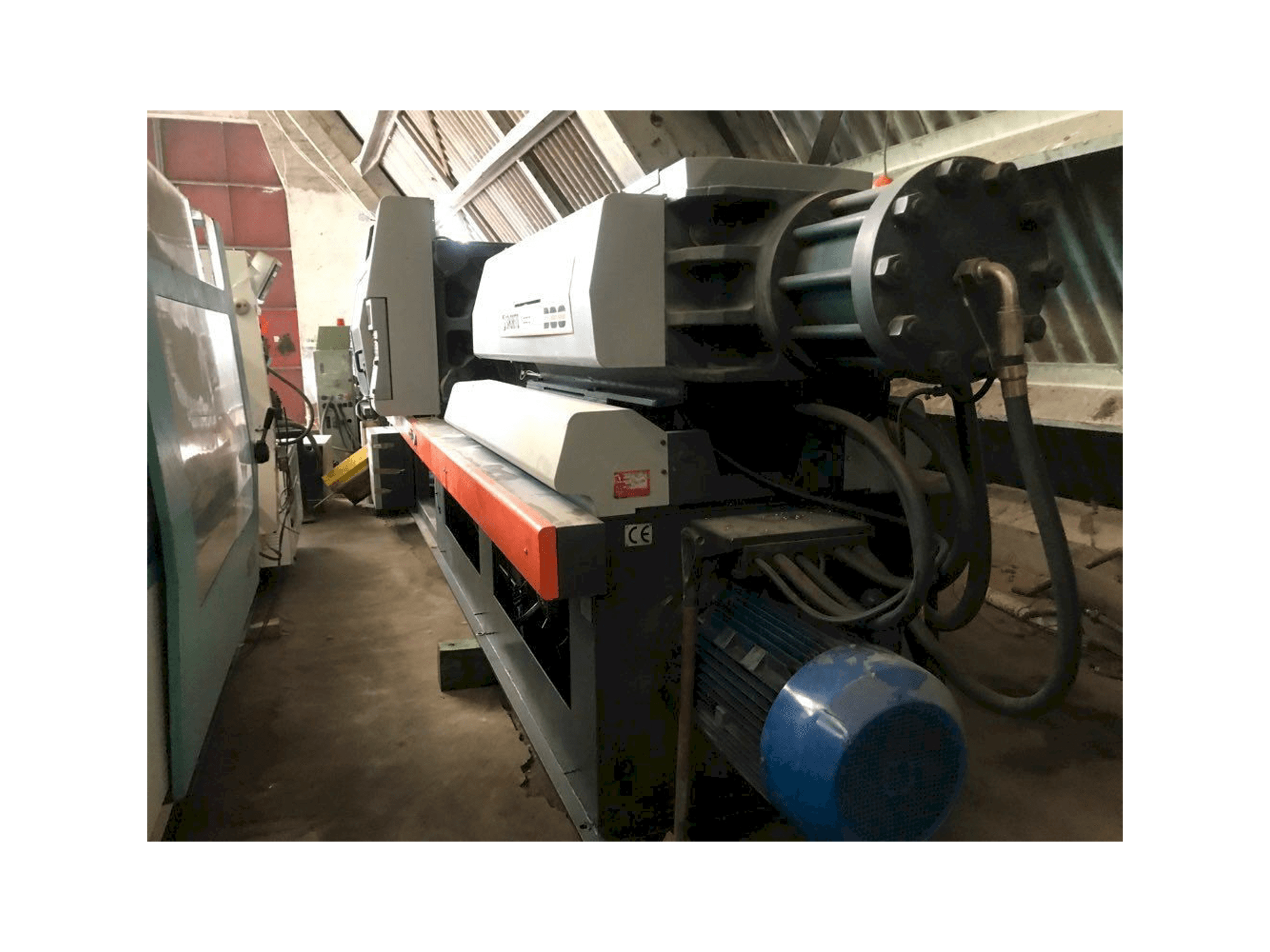 Frontansicht der SANDRETTO Otto 2054/380 Maschine