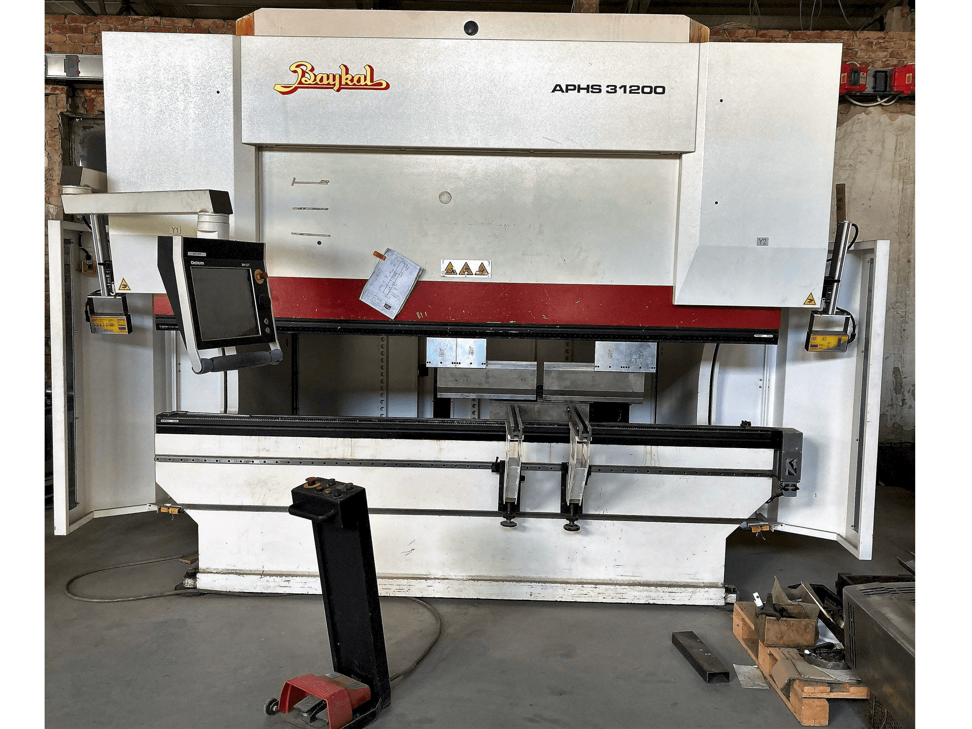 Frontansicht der Baykal APHS 31200 Maschine