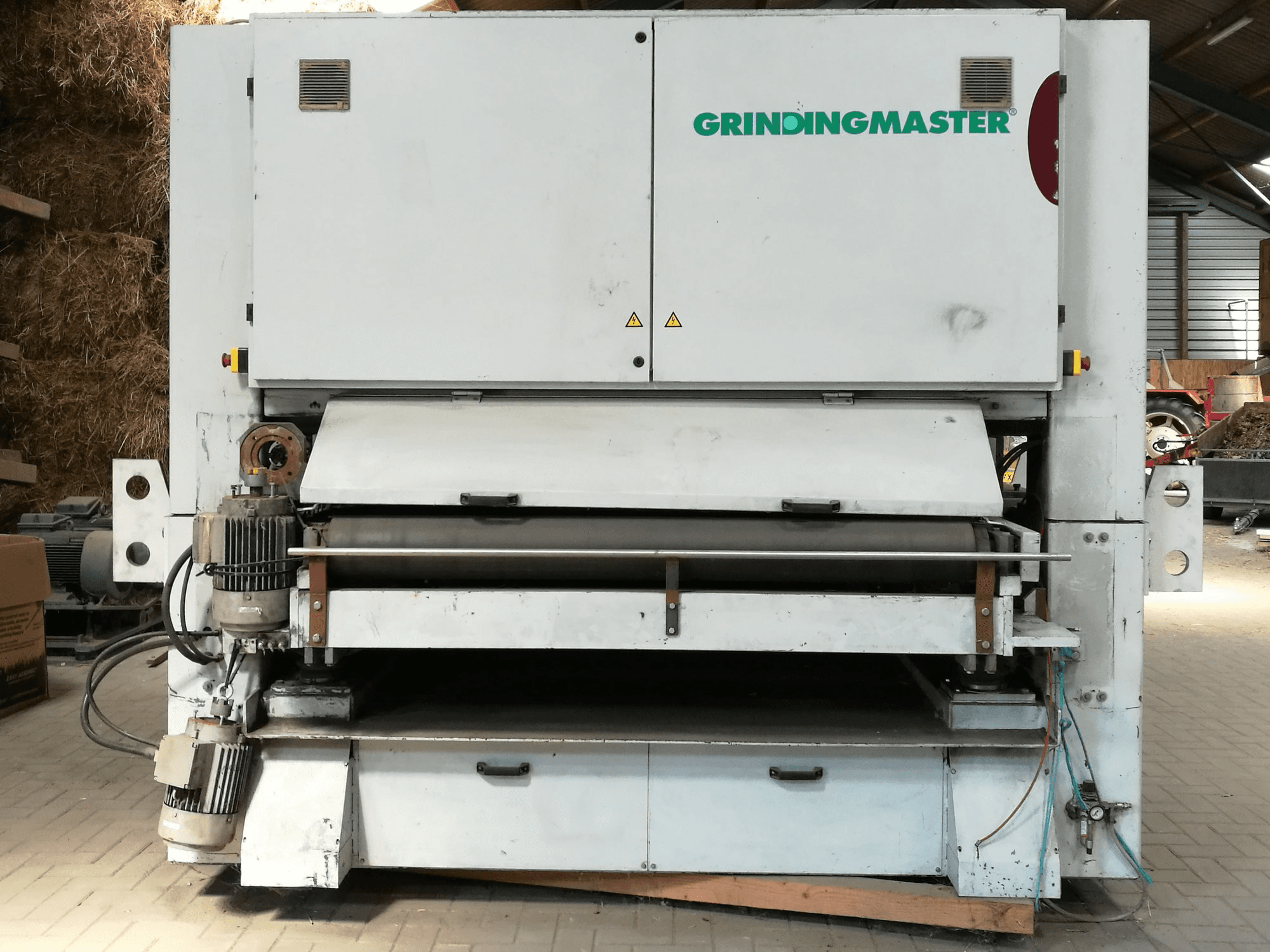 Frontansicht der TIMESAVERS MB-2-1600 Z2 Maschine