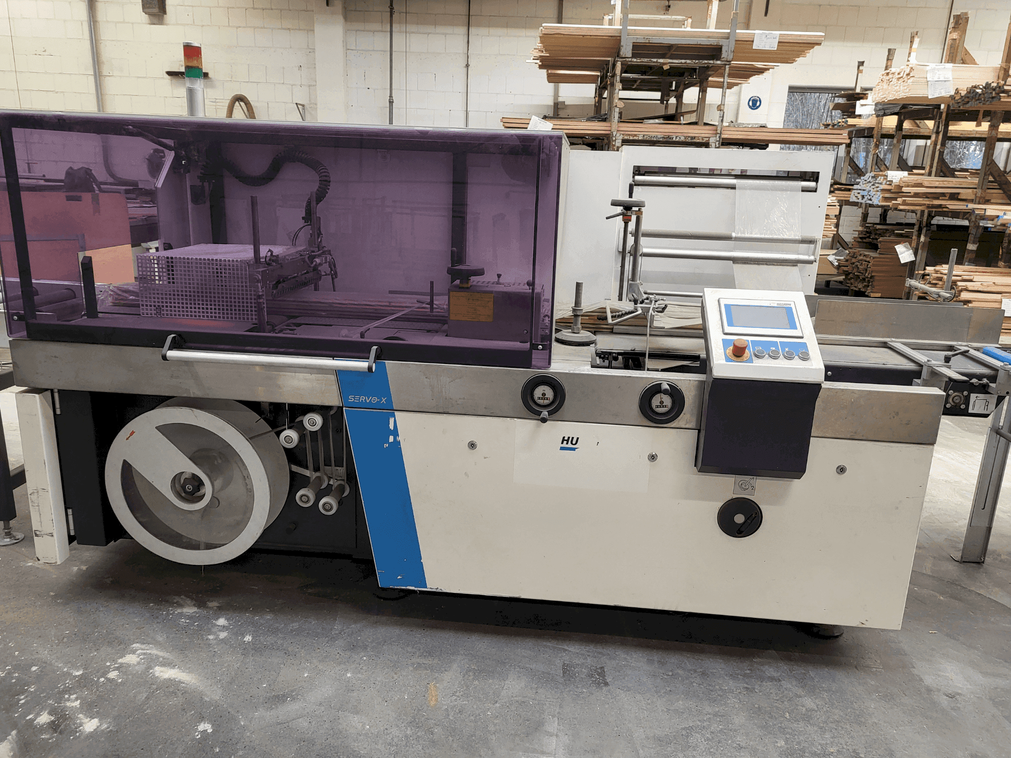 Frontansicht der HUGO BECK servo X Maschine