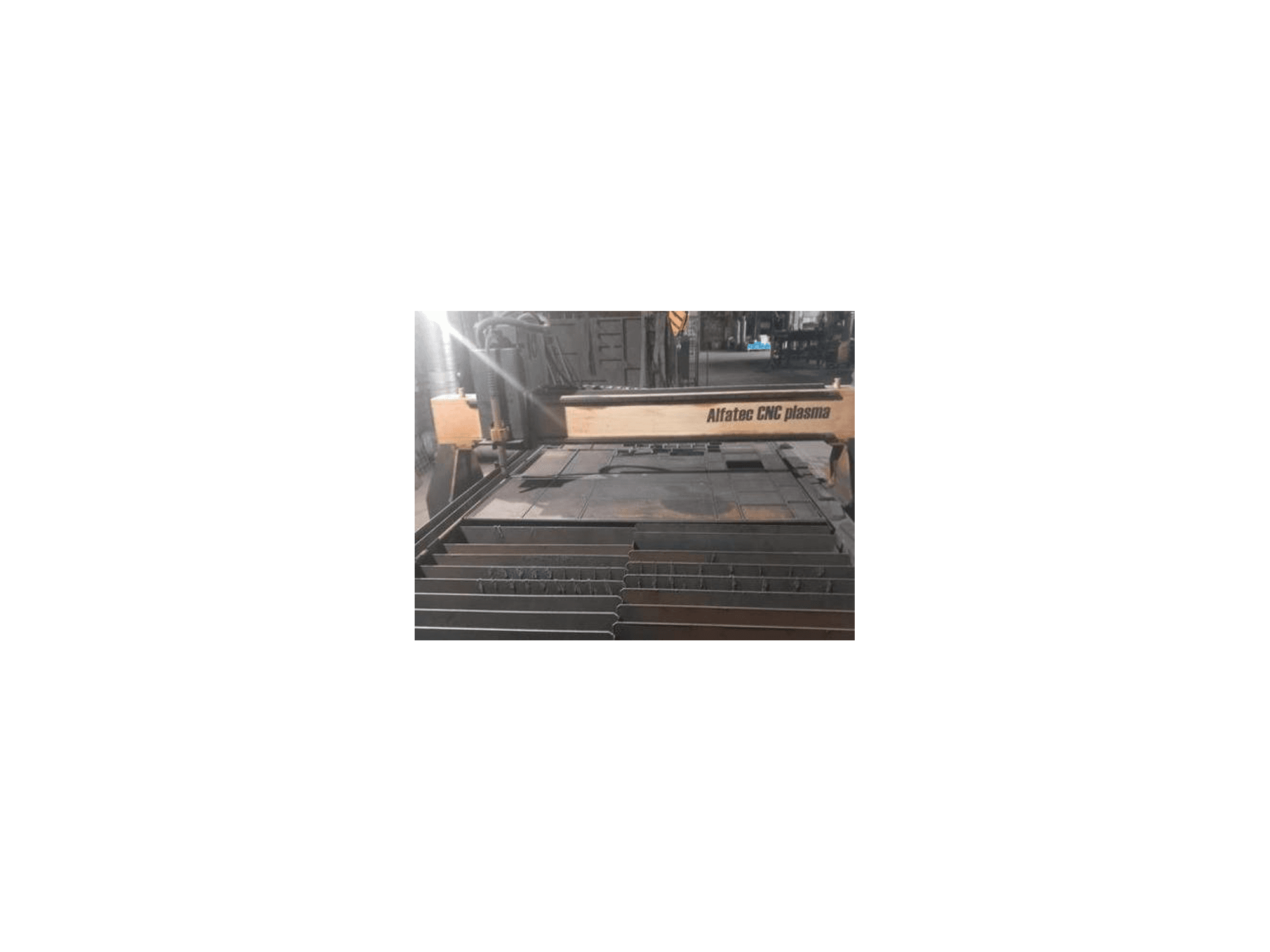 Frontansicht der ALFATEC CNC 1,5x3M PROFI Maschine
