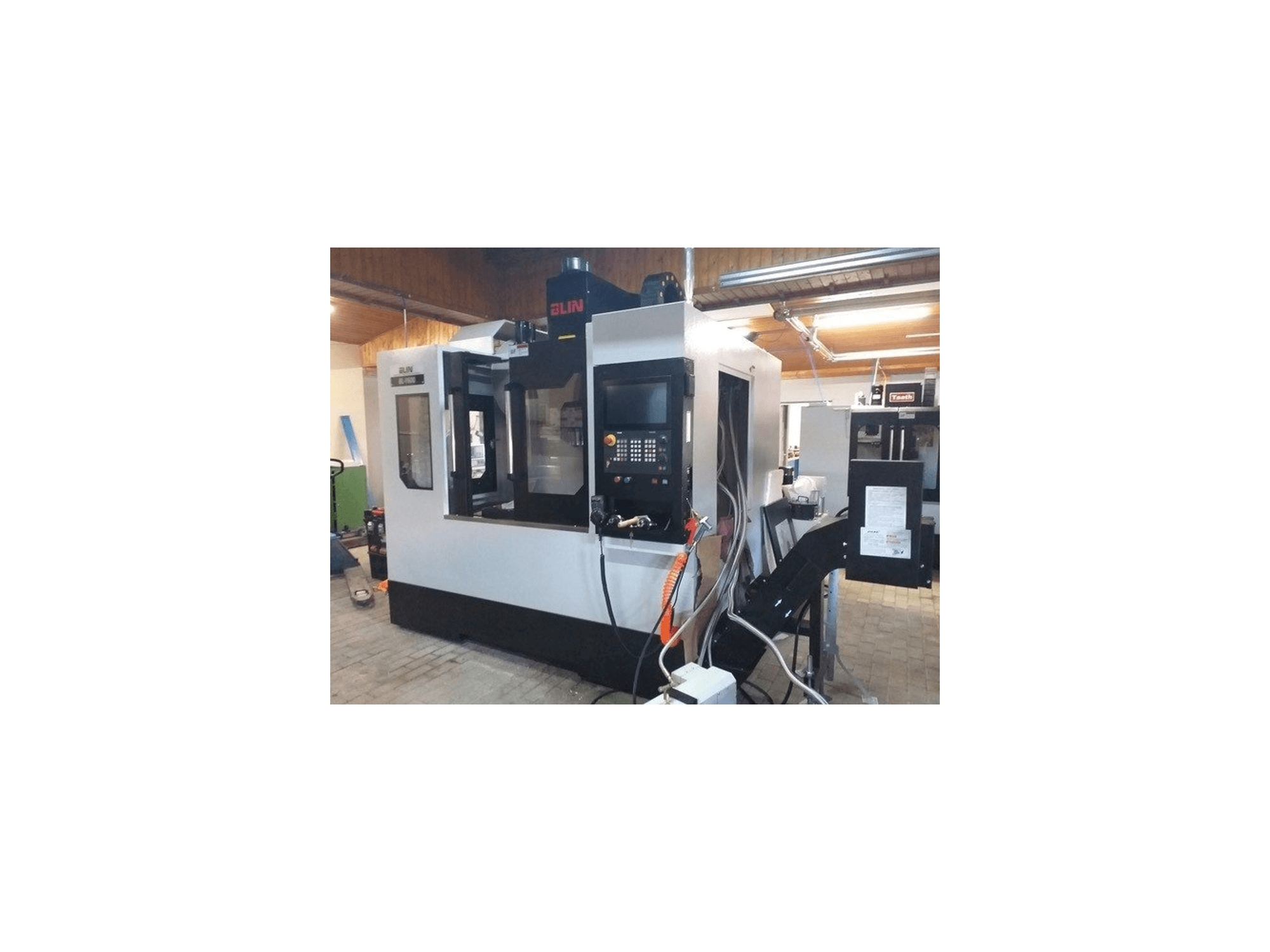 Frontansicht der TAATH BL-Y855 Maschine