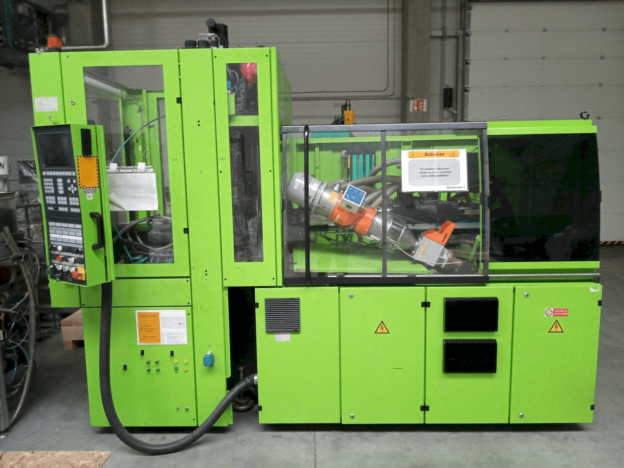 Frontansicht der Engel Insert 200H-50 Maschine