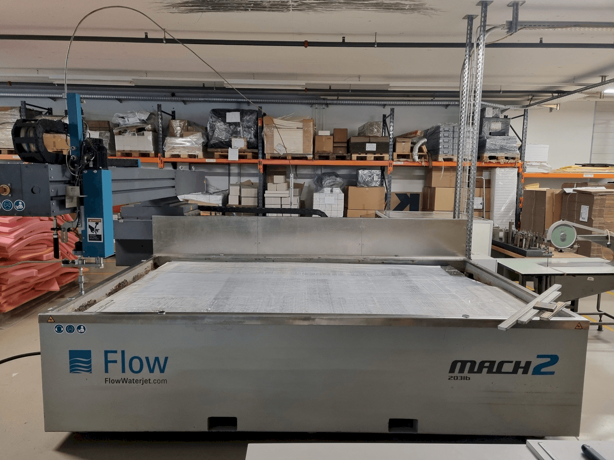 Frontansicht der Flow M2 3120 B Maschine