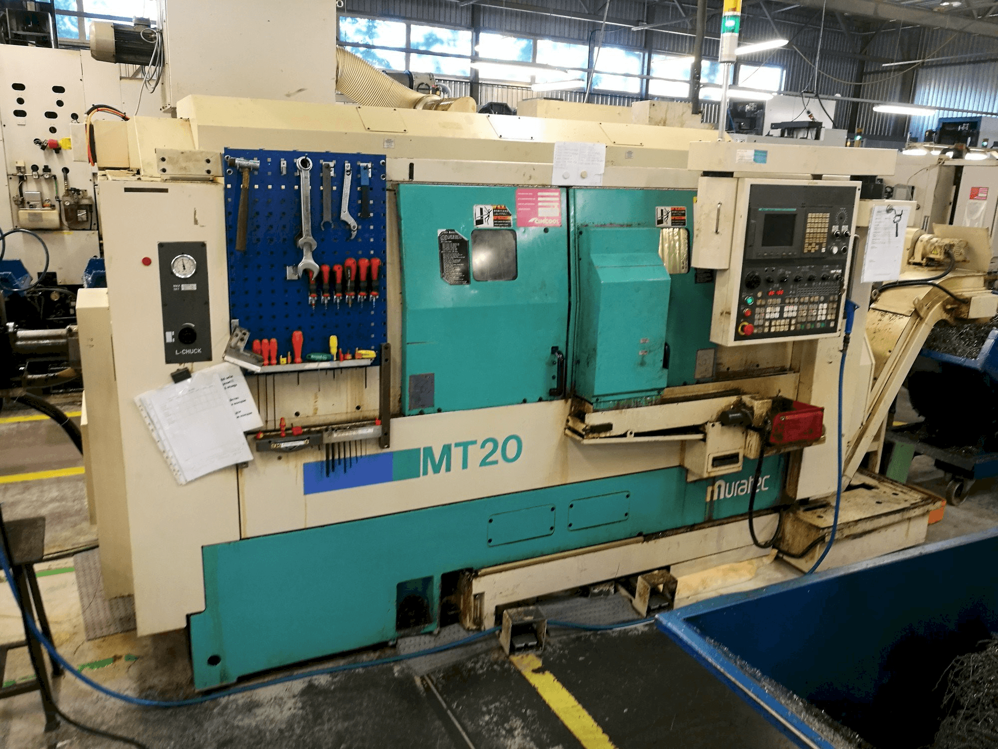 Frontansicht der Muratec MT20 Maschine