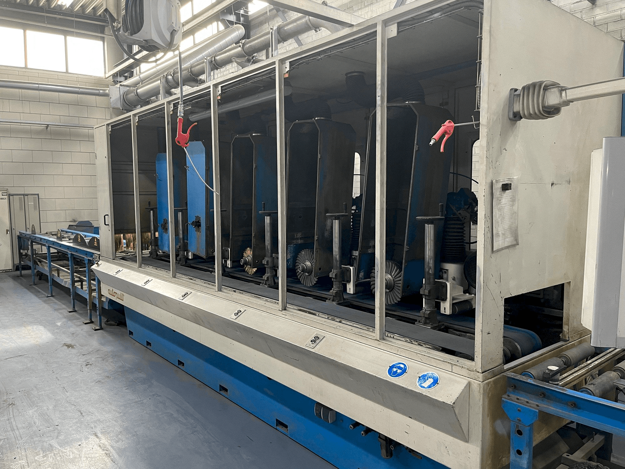 Frontansicht der Autopulit E4R-200/5UP Maschine