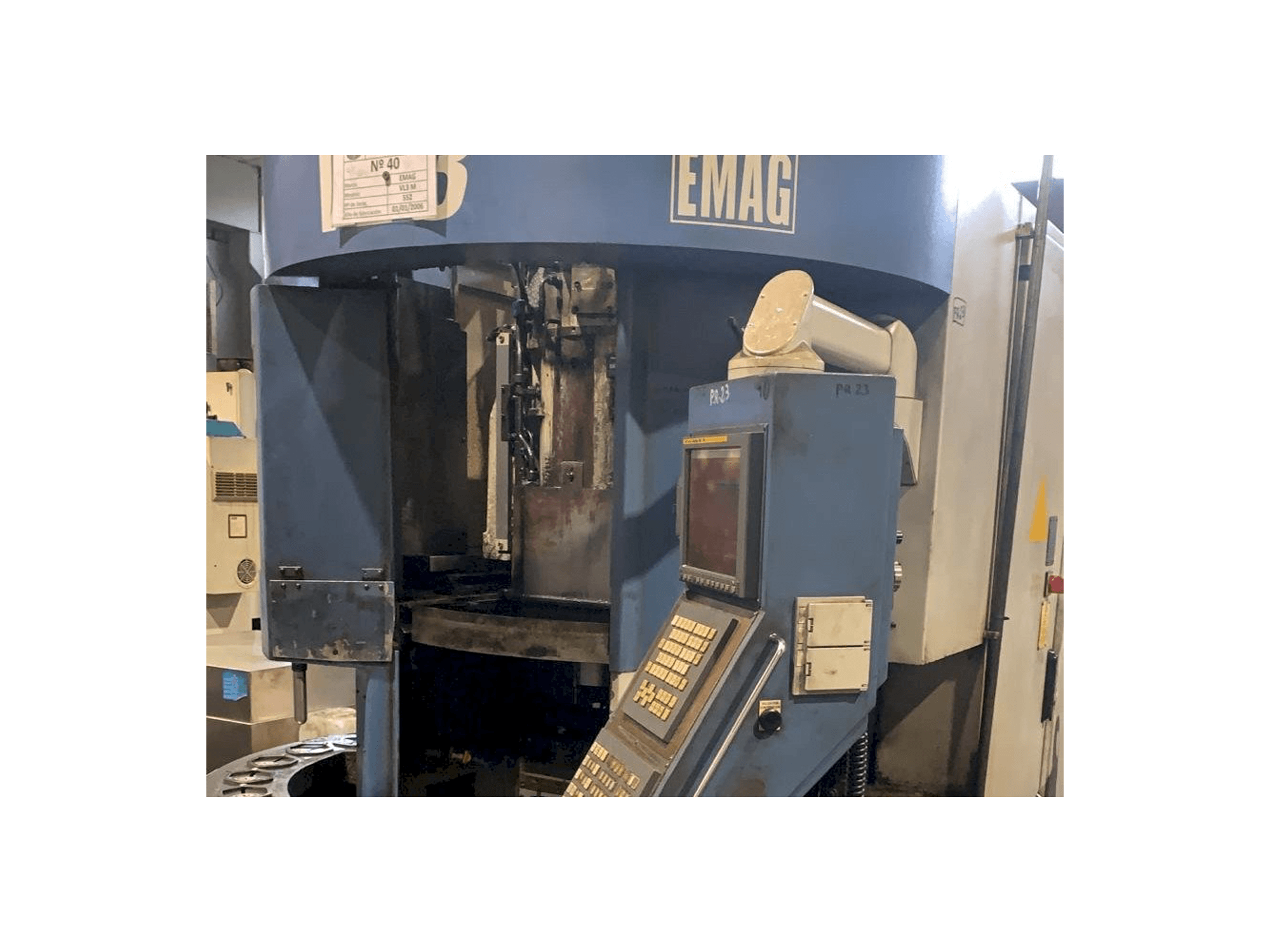 Frontansicht der EMAG VL 3 Maschine