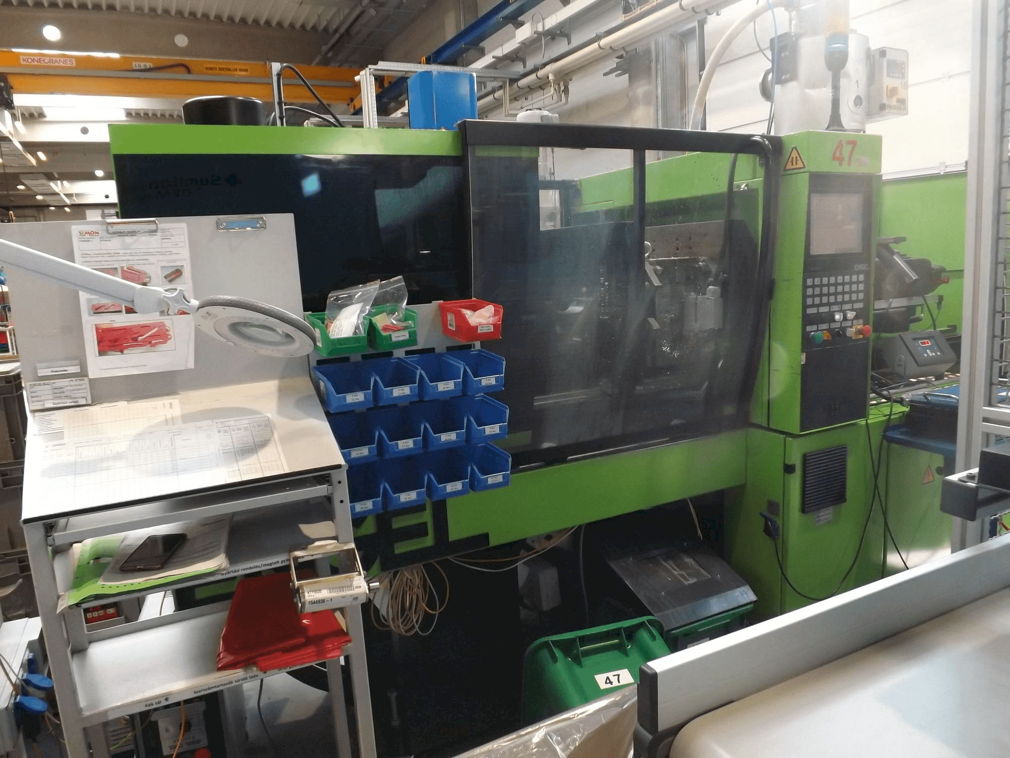 Frontansicht der ENGEL Victory 330/80 Focus Maschine