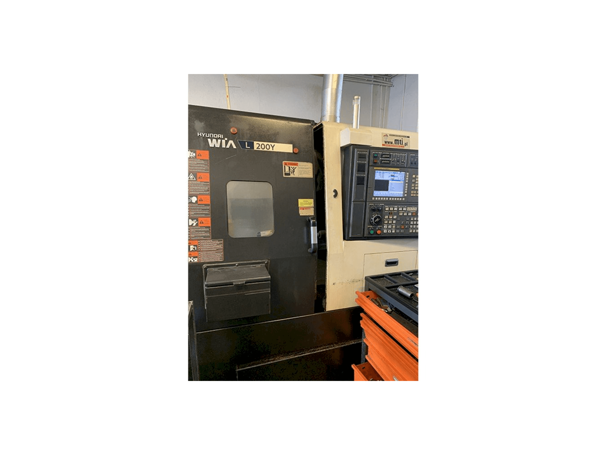 Frontansicht der Hyundai Wia L200Y Maschine