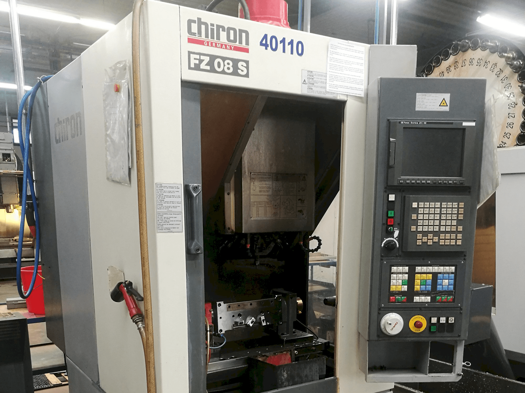 Frontansicht der CHIRON FZ08S Maschine