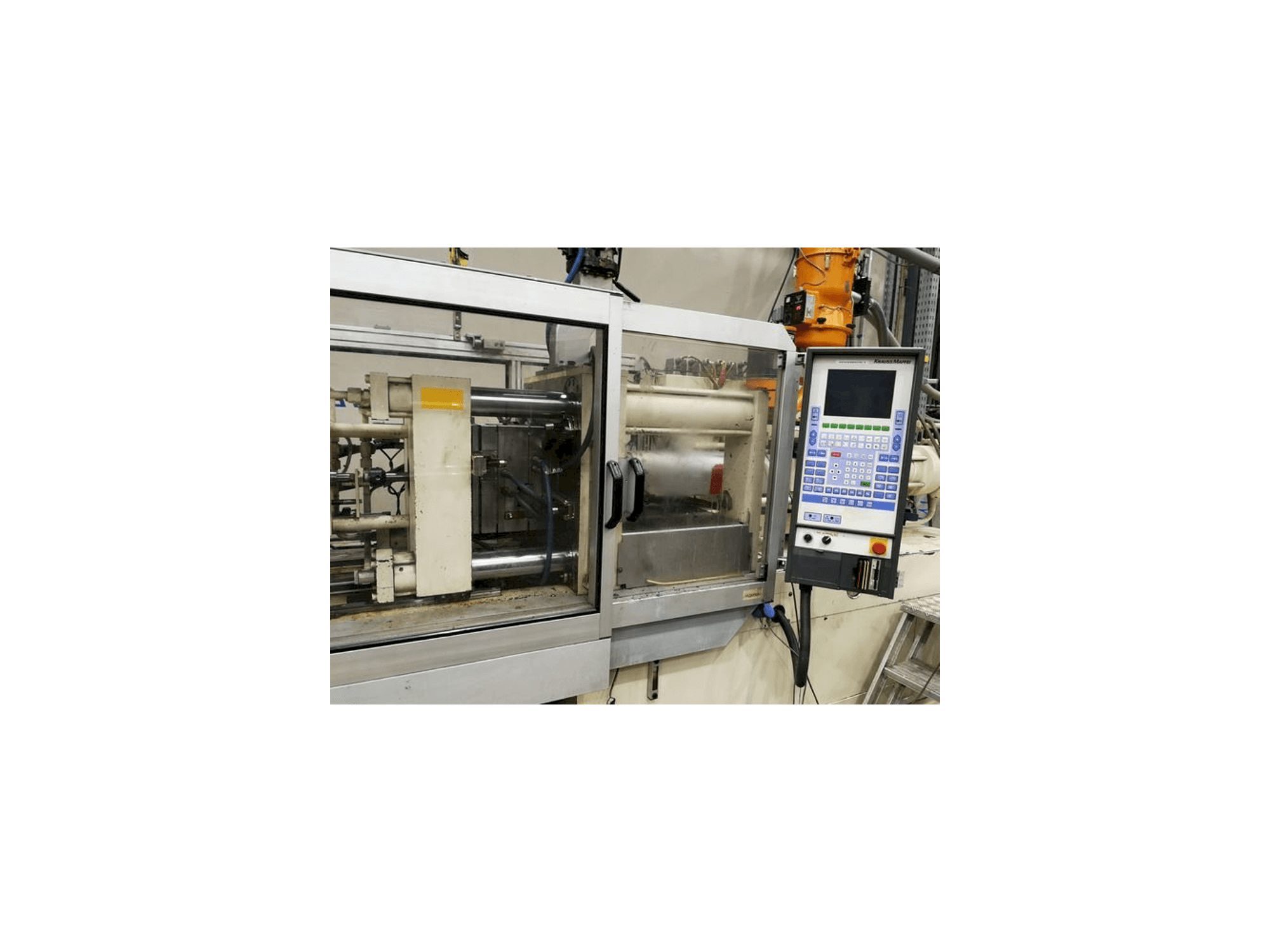 Frontansicht der Krauss Maffei 80/340 C1 Maschine