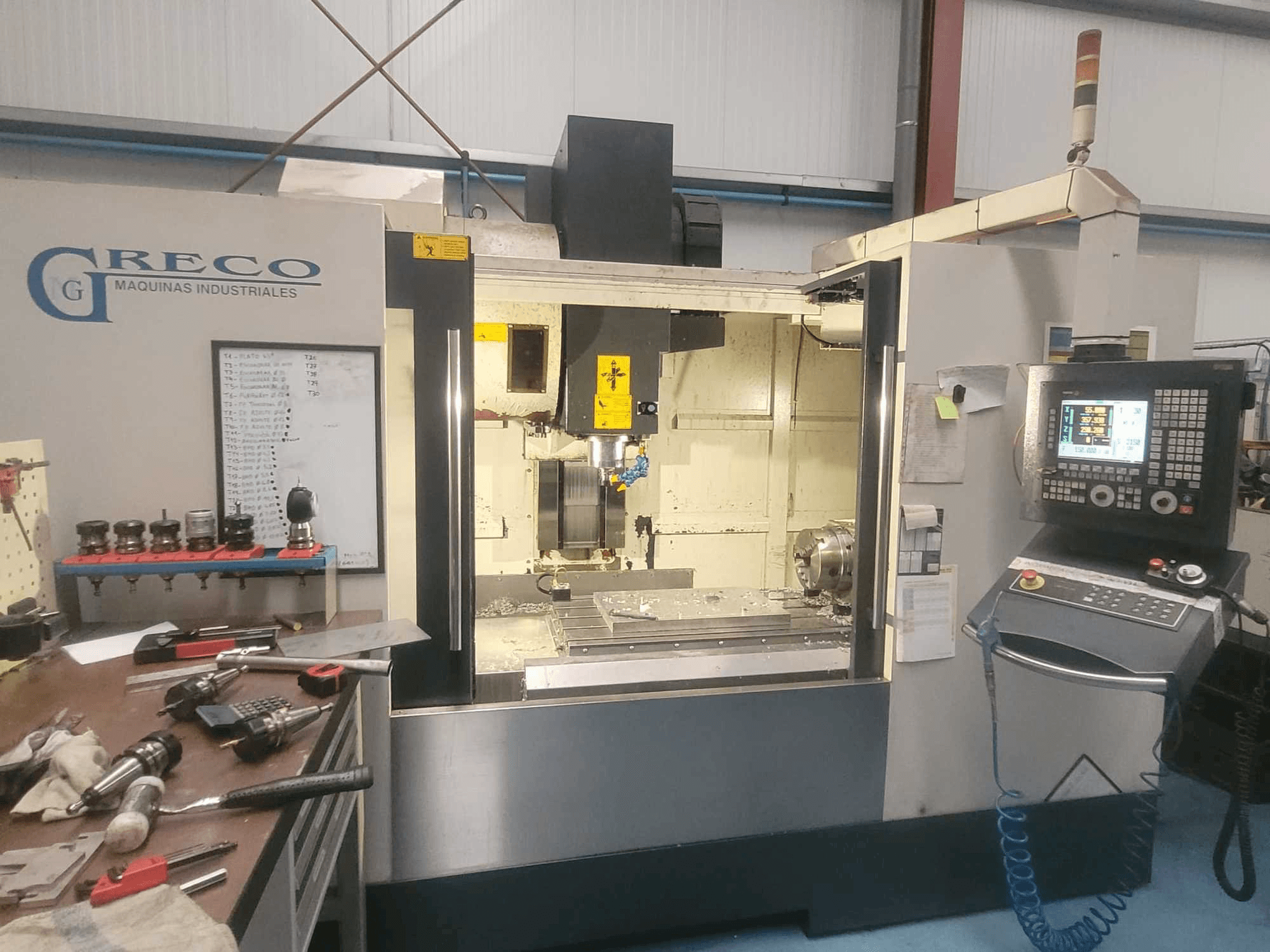 Frontansicht der Finitech SMV-1270-3B Maschine