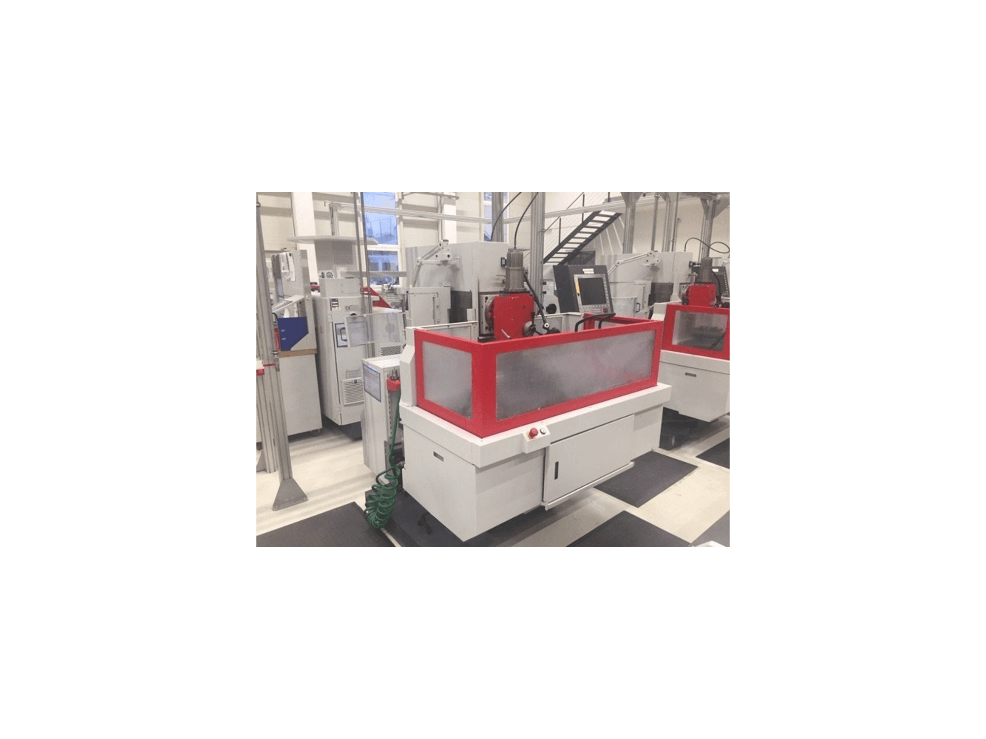 Frontansicht der EMCO Emcomat FB-450 MC Maschine